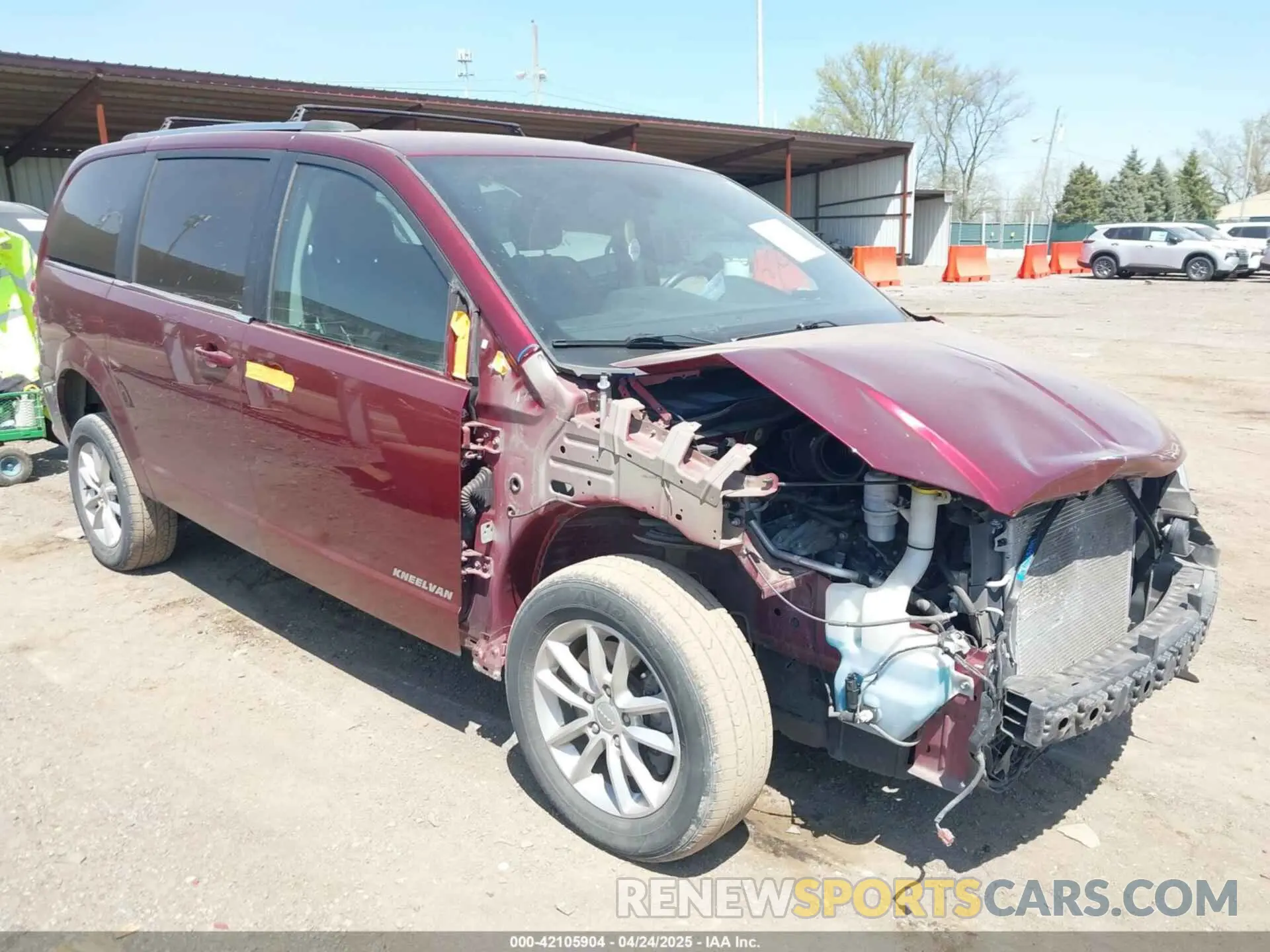 1 Photograph of a damaged car 2C4RDGCG2KR620385 DODGE GRAND CARAVAN 2019