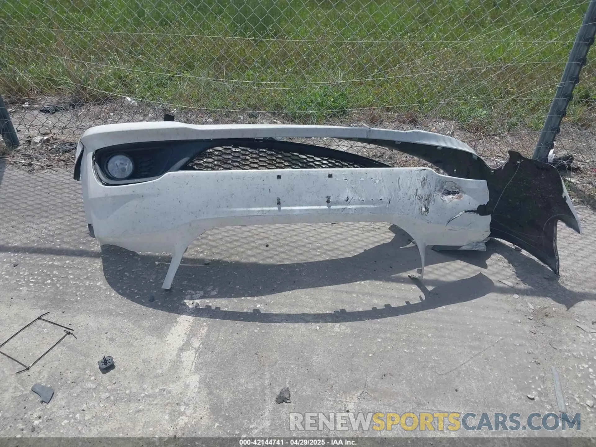 12 Photograph of a damaged car 2C4RDGCG2KR723127 DODGE GRAND CARAVAN 2019