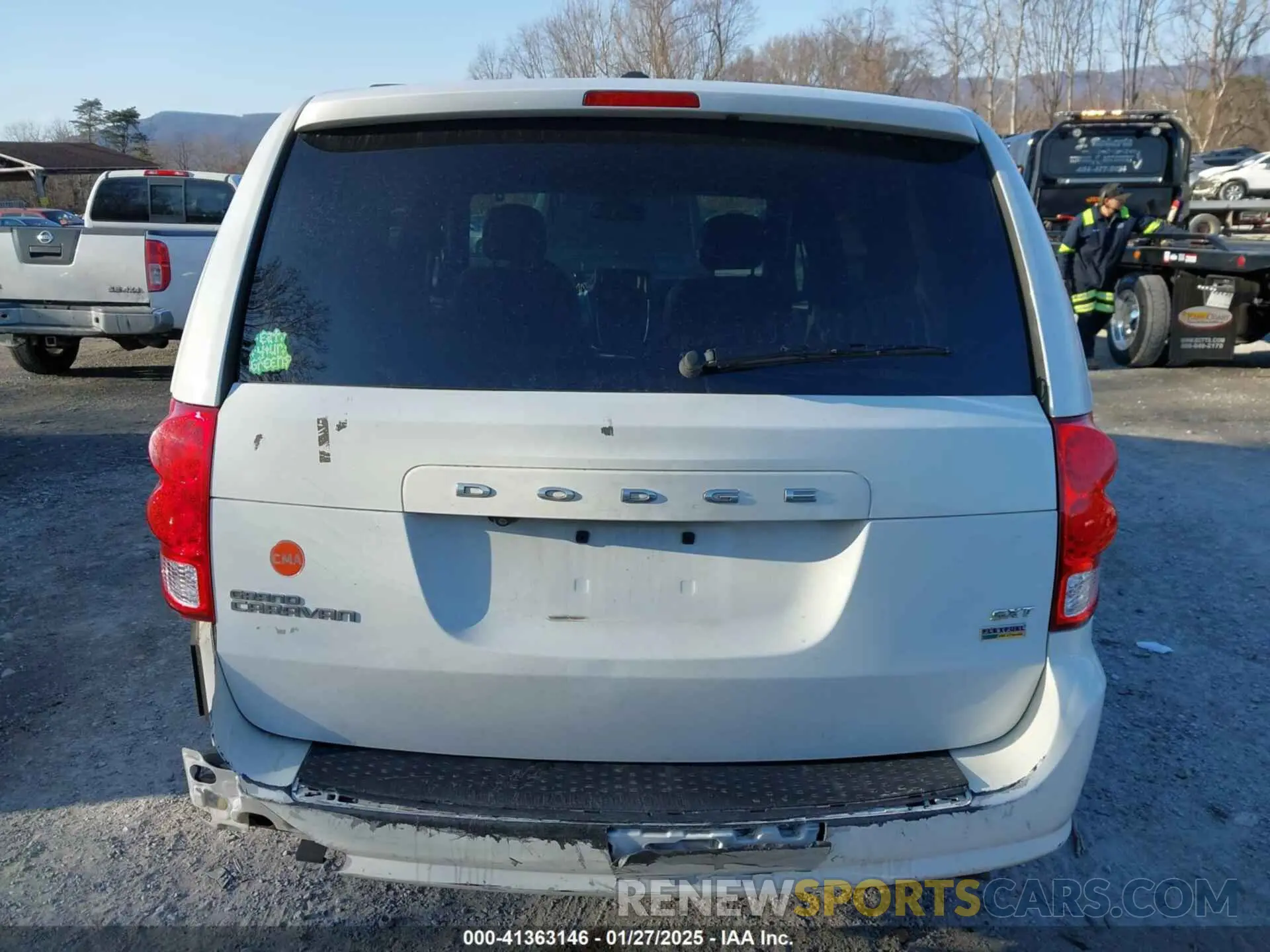 17 Photograph of a damaged car 2C4RDGCG2KR775177 DODGE GRAND CARAVAN 2019