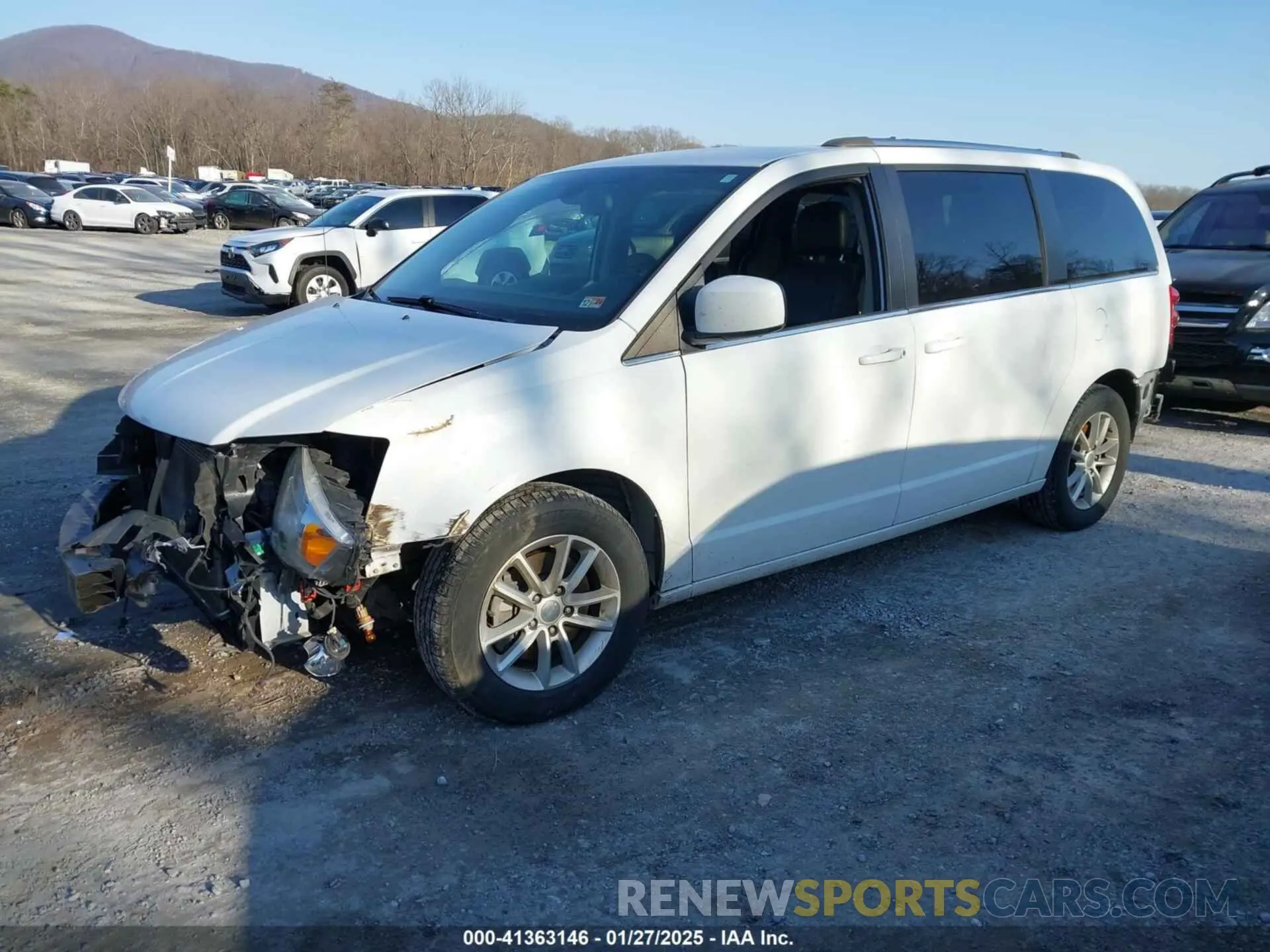 2 Photograph of a damaged car 2C4RDGCG2KR775177 DODGE GRAND CARAVAN 2019