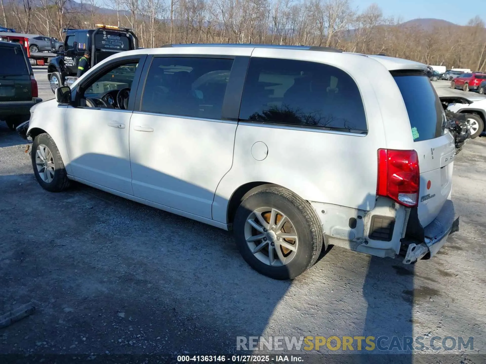 3 Photograph of a damaged car 2C4RDGCG2KR775177 DODGE GRAND CARAVAN 2019