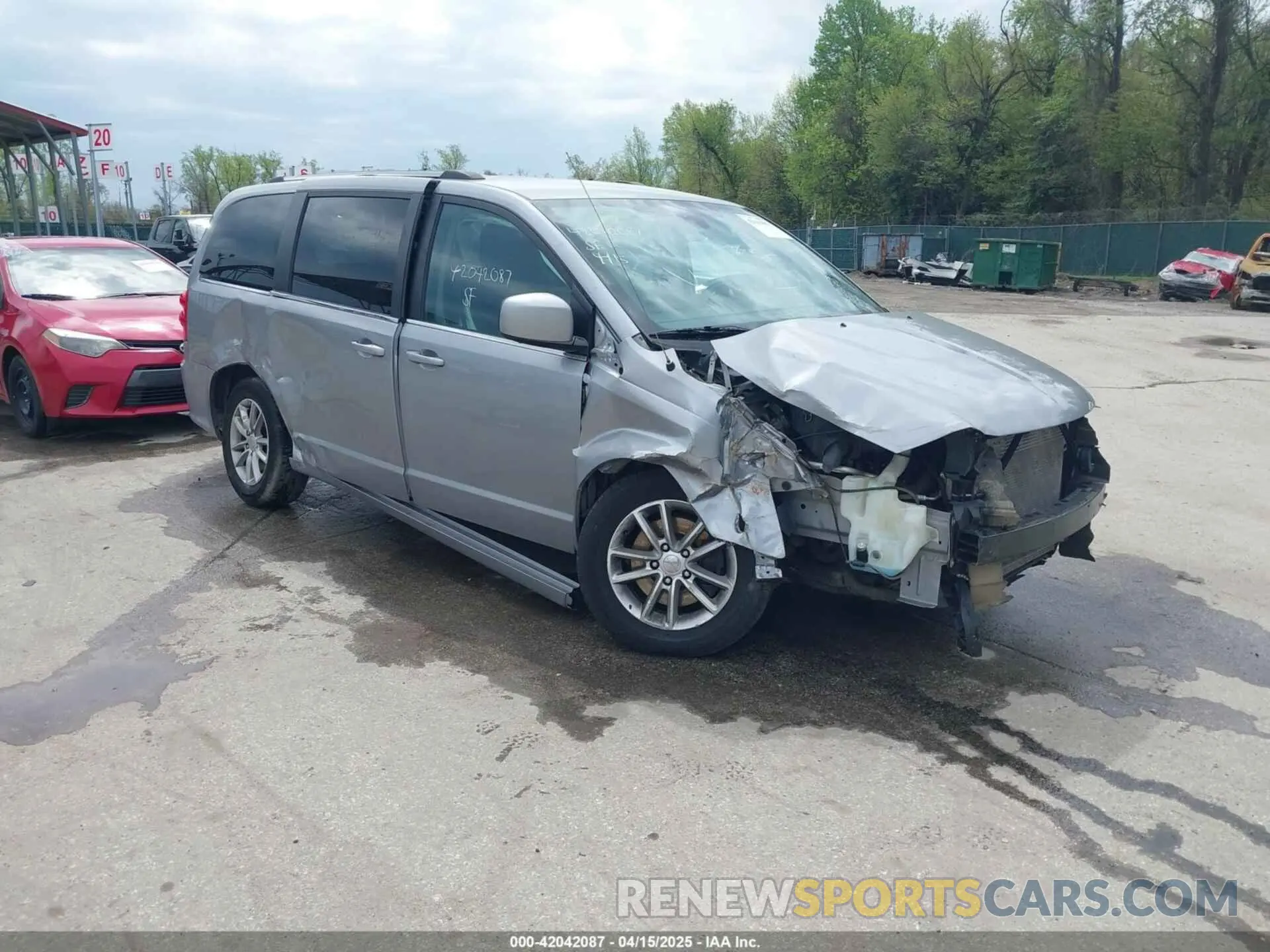 1 Photograph of a damaged car 2C4RDGCG2KR775504 DODGE GRAND CARAVAN 2019