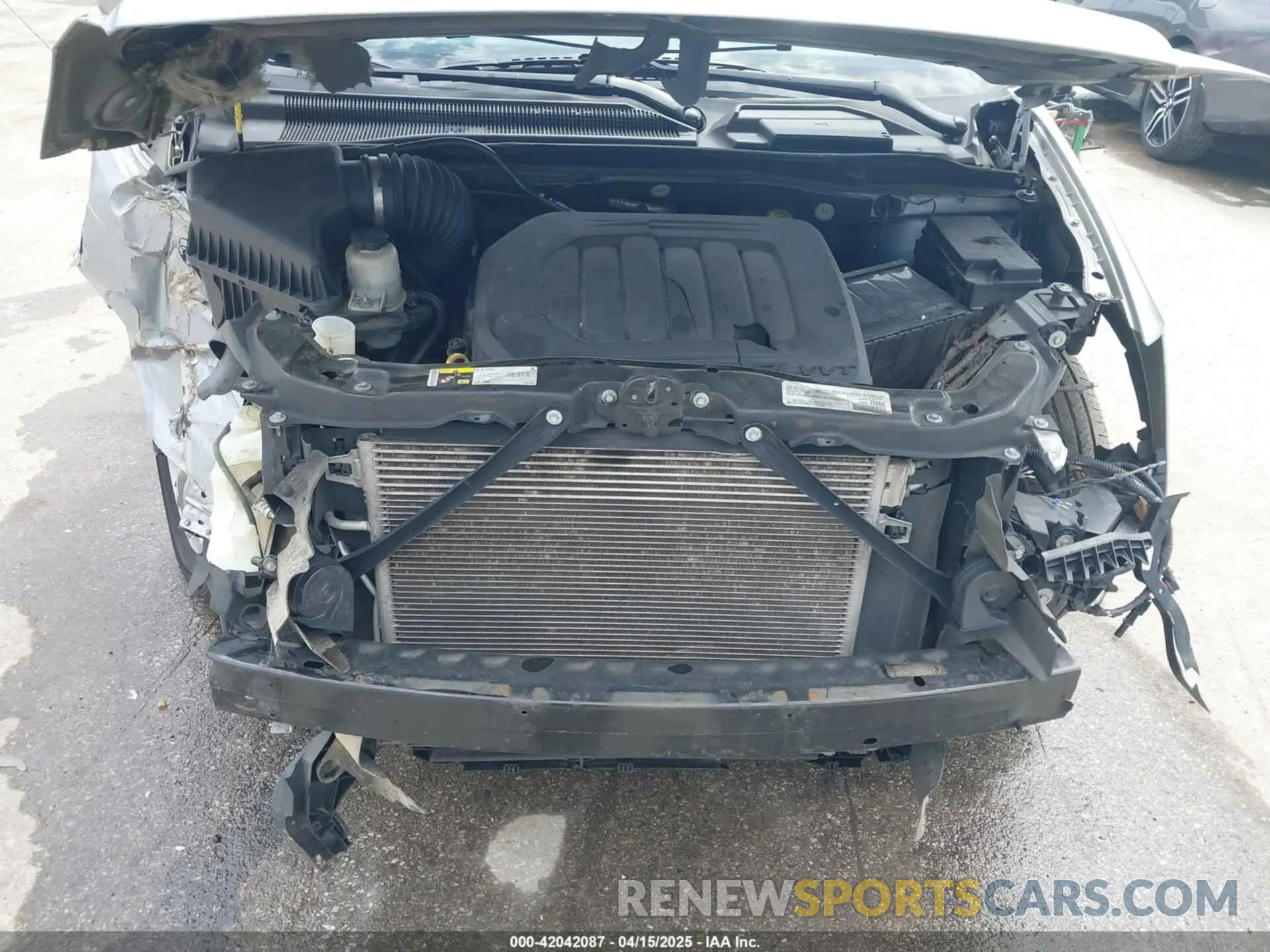 10 Photograph of a damaged car 2C4RDGCG2KR775504 DODGE GRAND CARAVAN 2019