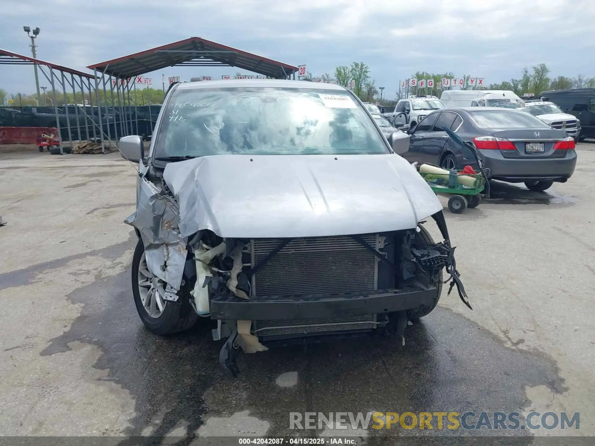 13 Photograph of a damaged car 2C4RDGCG2KR775504 DODGE GRAND CARAVAN 2019