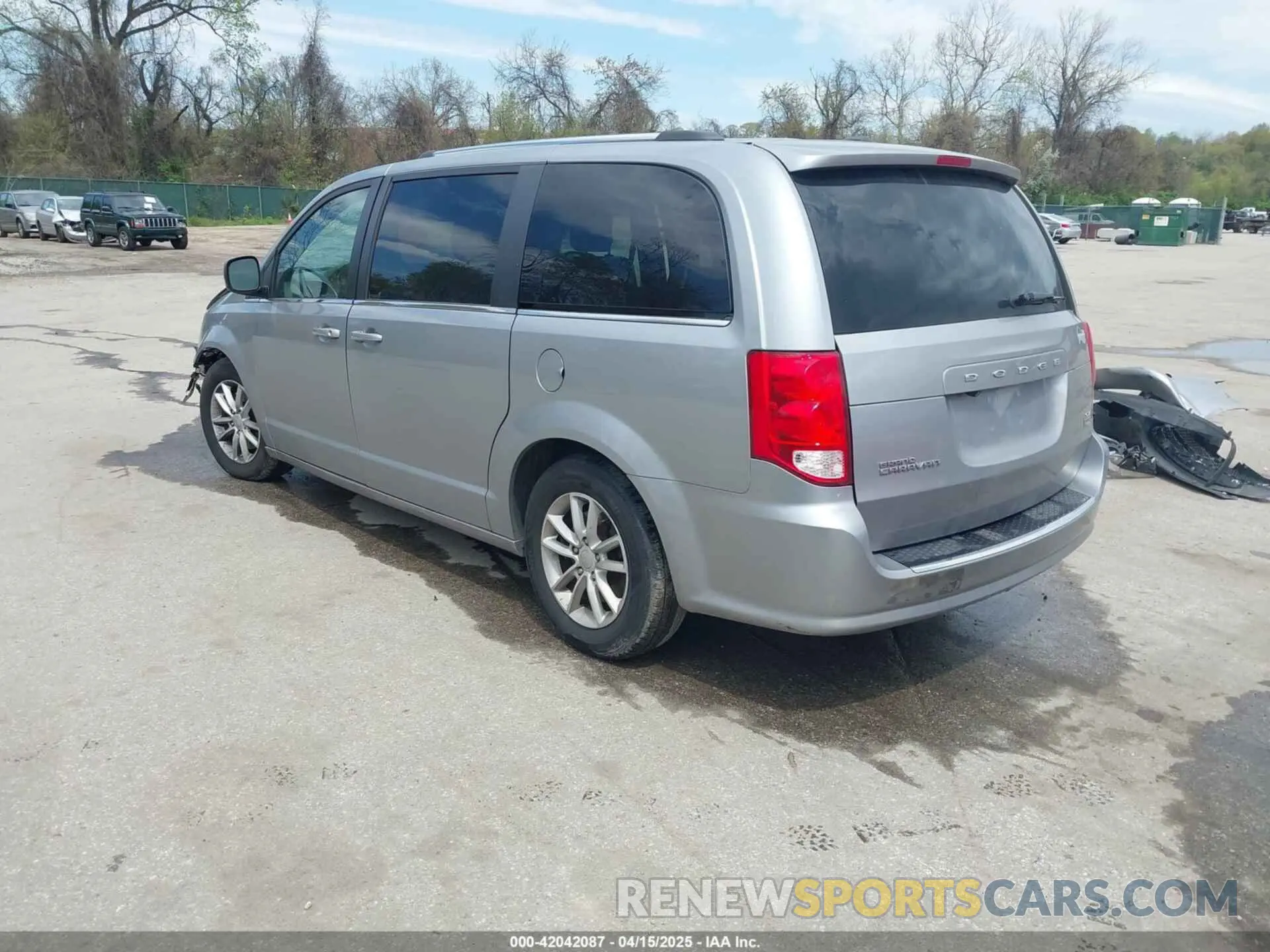 3 Photograph of a damaged car 2C4RDGCG2KR775504 DODGE GRAND CARAVAN 2019