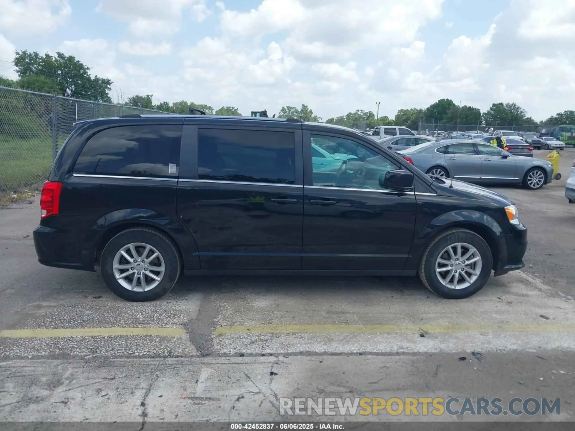 13 Photograph of a damaged car 2C4RDGCG2KR797969 DODGE GRAND CARAVAN 2019