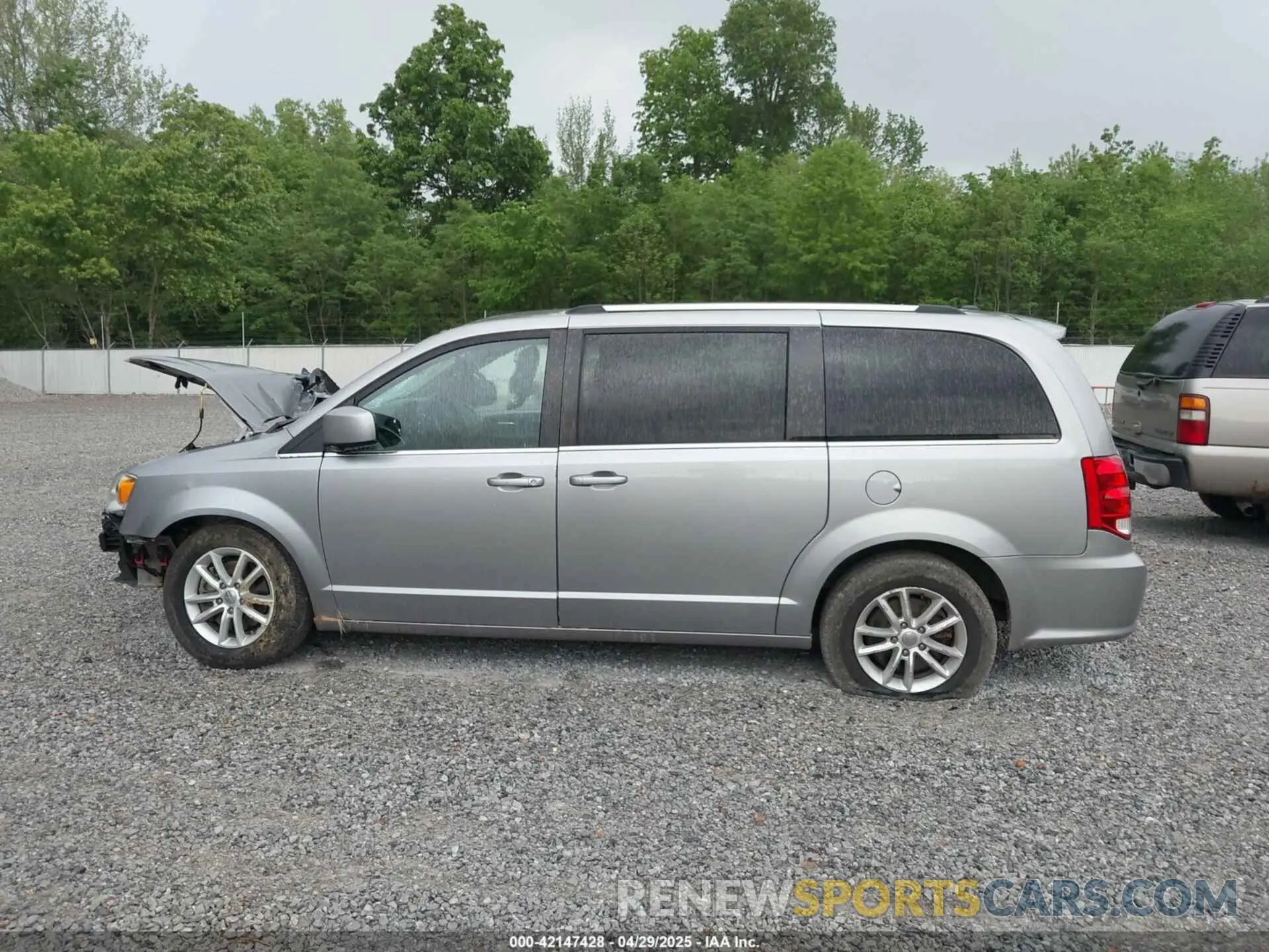 15 Photograph of a damaged car 2C4RDGCG3KR513667 DODGE GRAND CARAVAN 2019