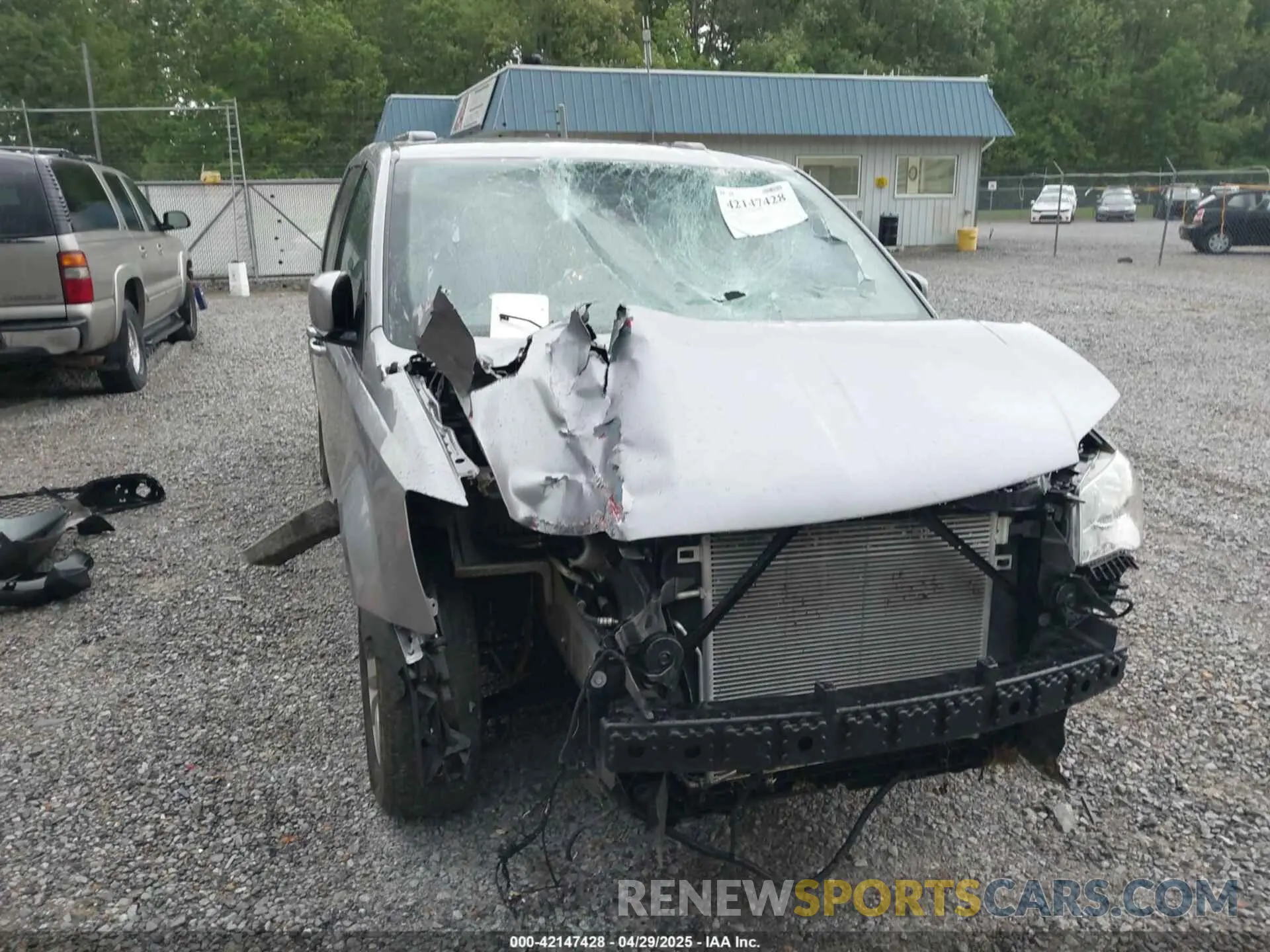 6 Photograph of a damaged car 2C4RDGCG3KR513667 DODGE GRAND CARAVAN 2019