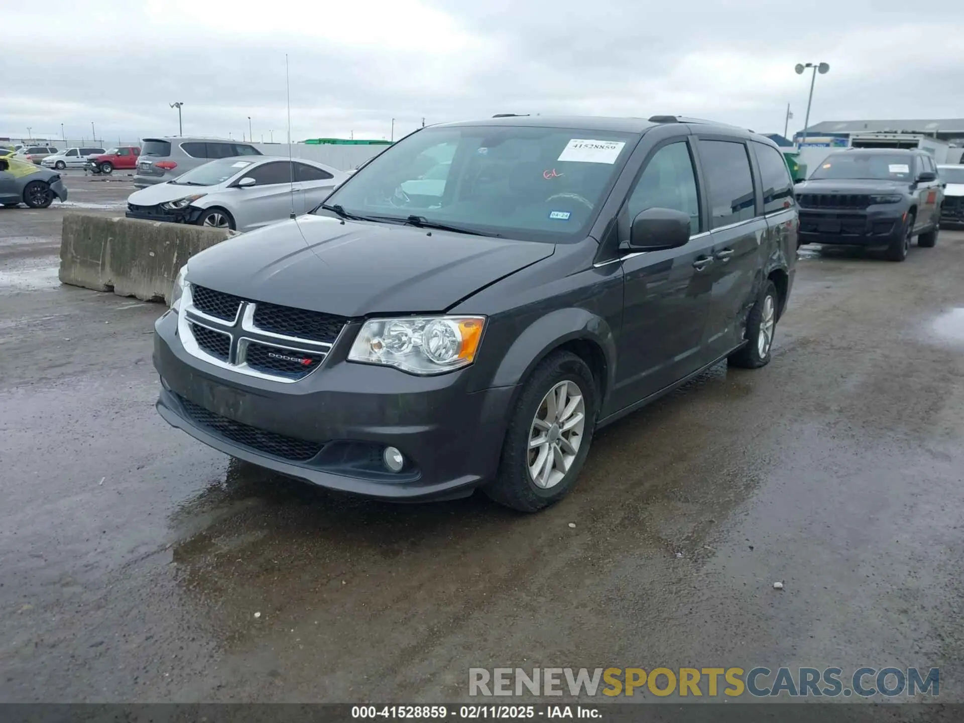 2 Photograph of a damaged car 2C4RDGCG3KR543221 DODGE GRAND CARAVAN 2019