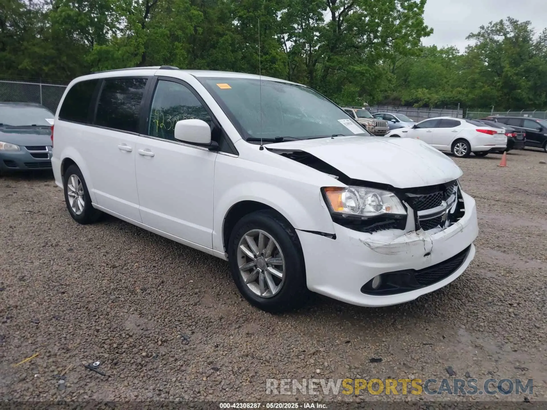 1 Photograph of a damaged car 2C4RDGCG3KR543784 DODGE GRAND CARAVAN 2019