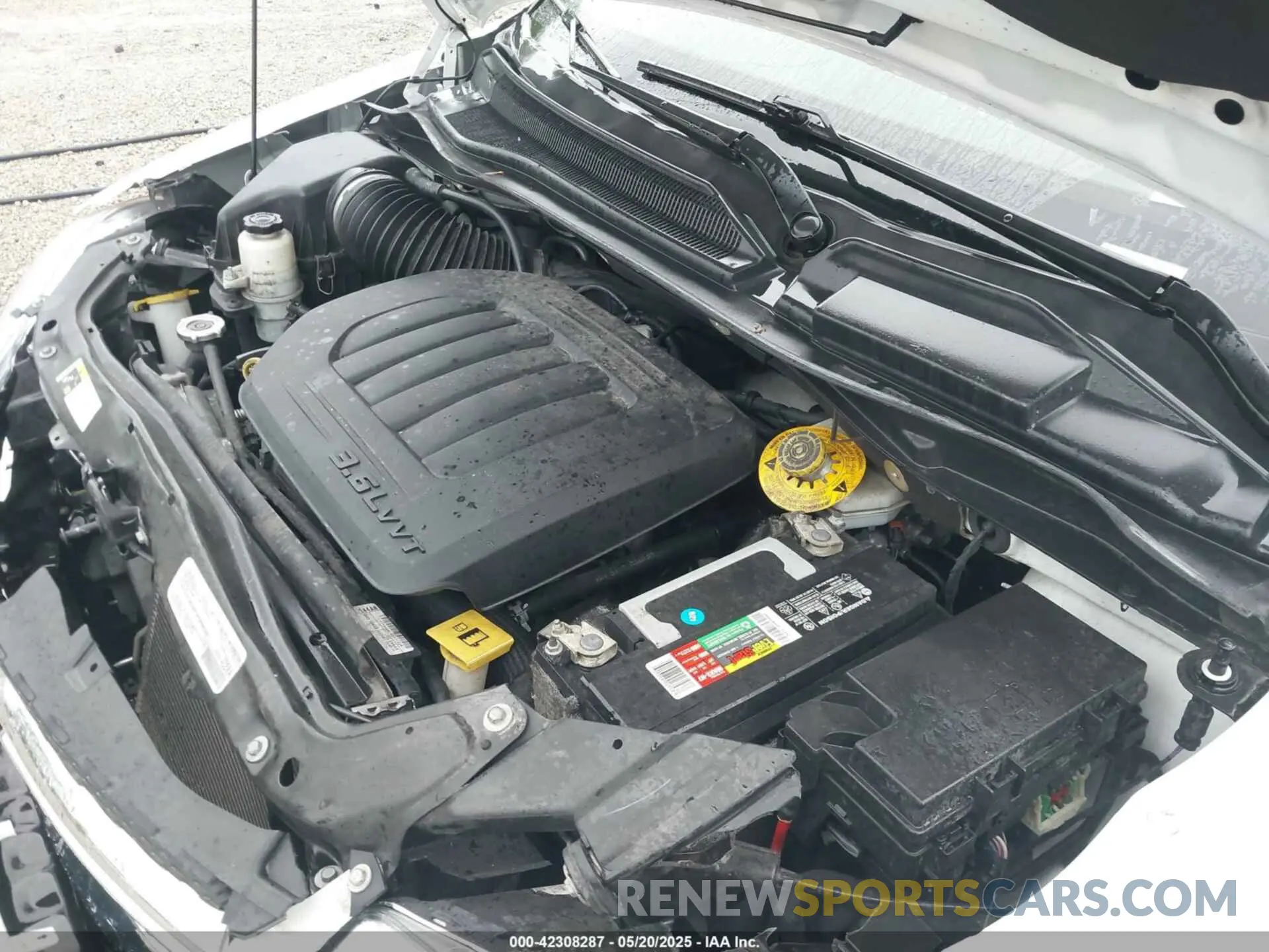 10 Photograph of a damaged car 2C4RDGCG3KR543784 DODGE GRAND CARAVAN 2019