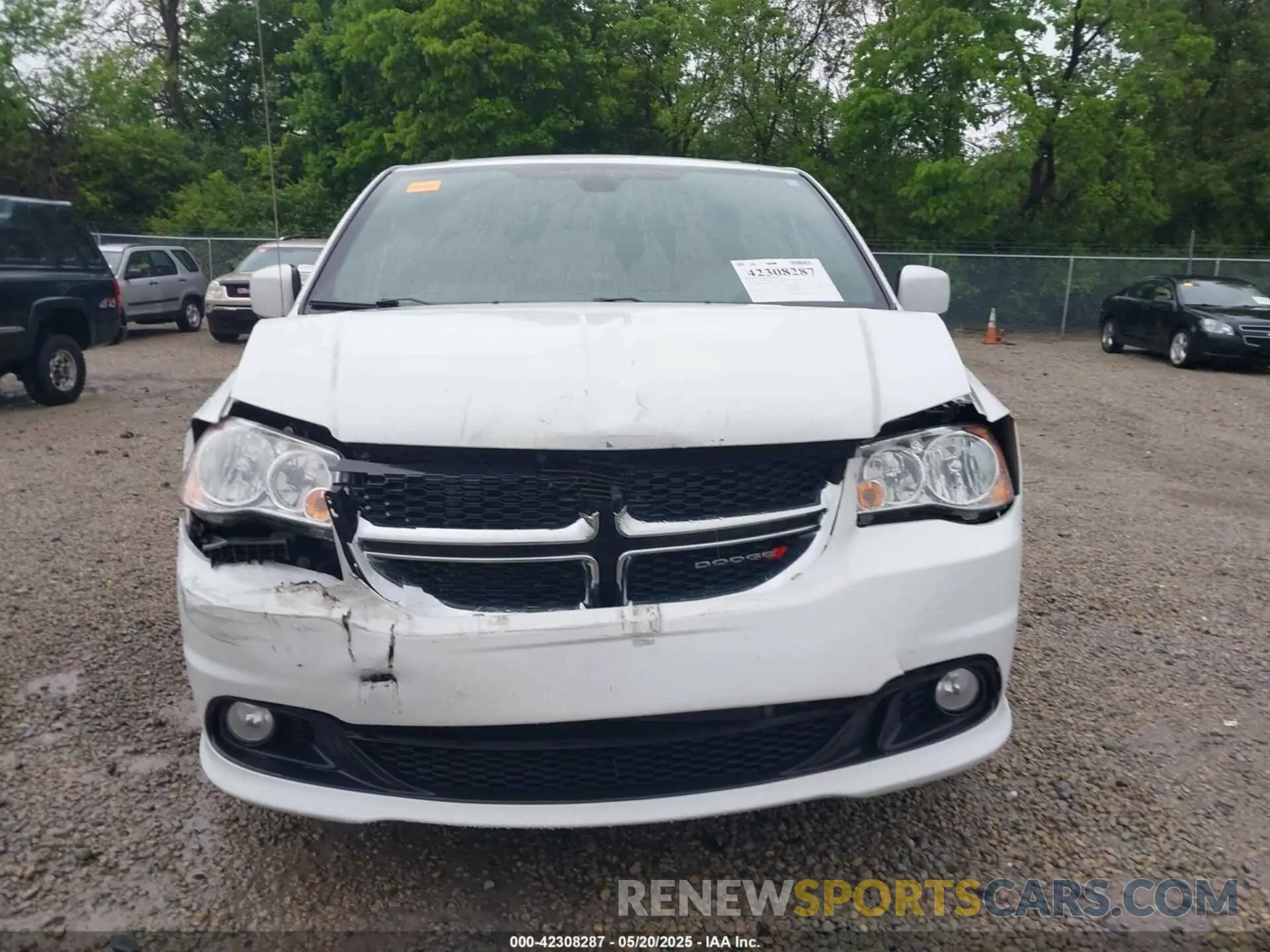 12 Photograph of a damaged car 2C4RDGCG3KR543784 DODGE GRAND CARAVAN 2019