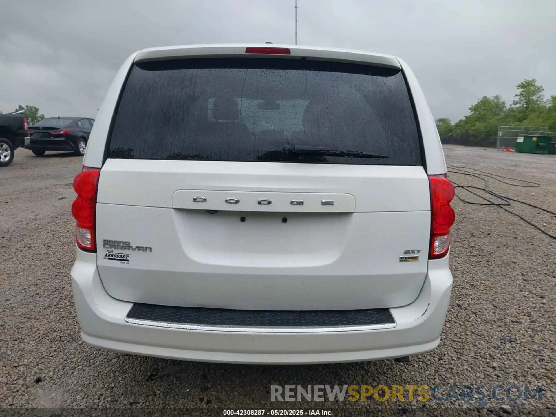 16 Photograph of a damaged car 2C4RDGCG3KR543784 DODGE GRAND CARAVAN 2019