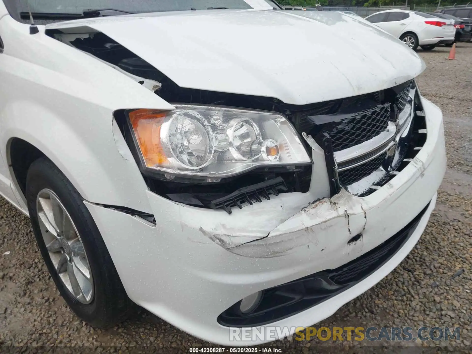 6 Photograph of a damaged car 2C4RDGCG3KR543784 DODGE GRAND CARAVAN 2019