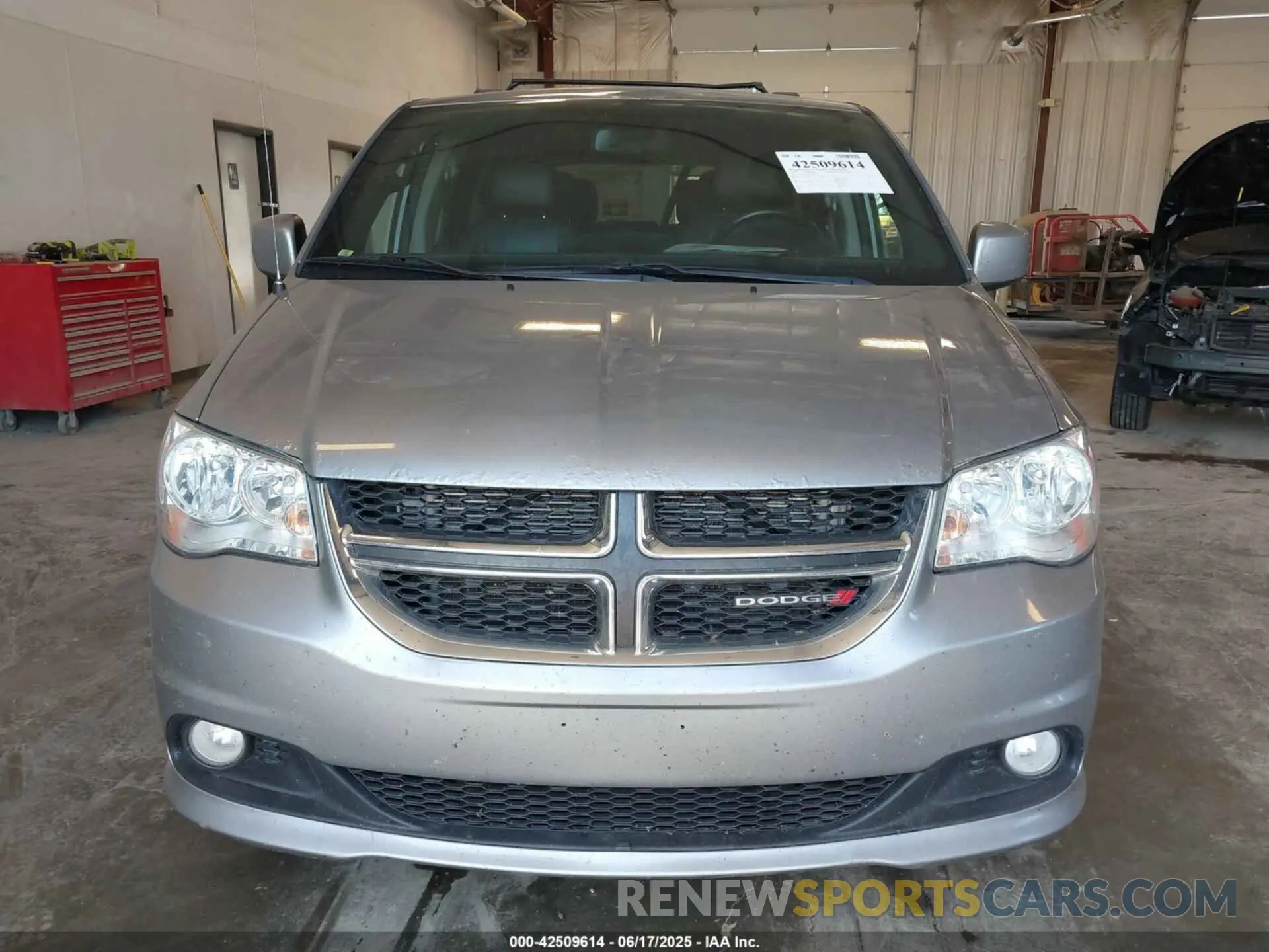 12 Photograph of a damaged car 2C4RDGCG3KR566224 DODGE GRAND CARAVAN 2019