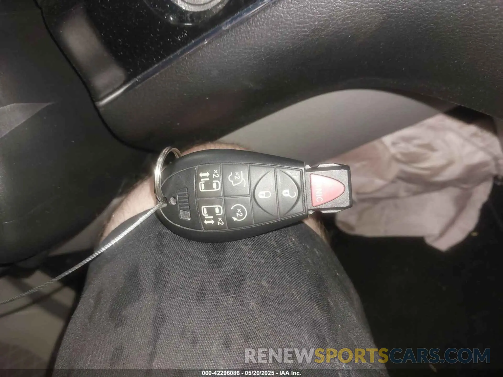 11 Photograph of a damaged car 2C4RDGCG3KR586215 DODGE GRAND CARAVAN 2019