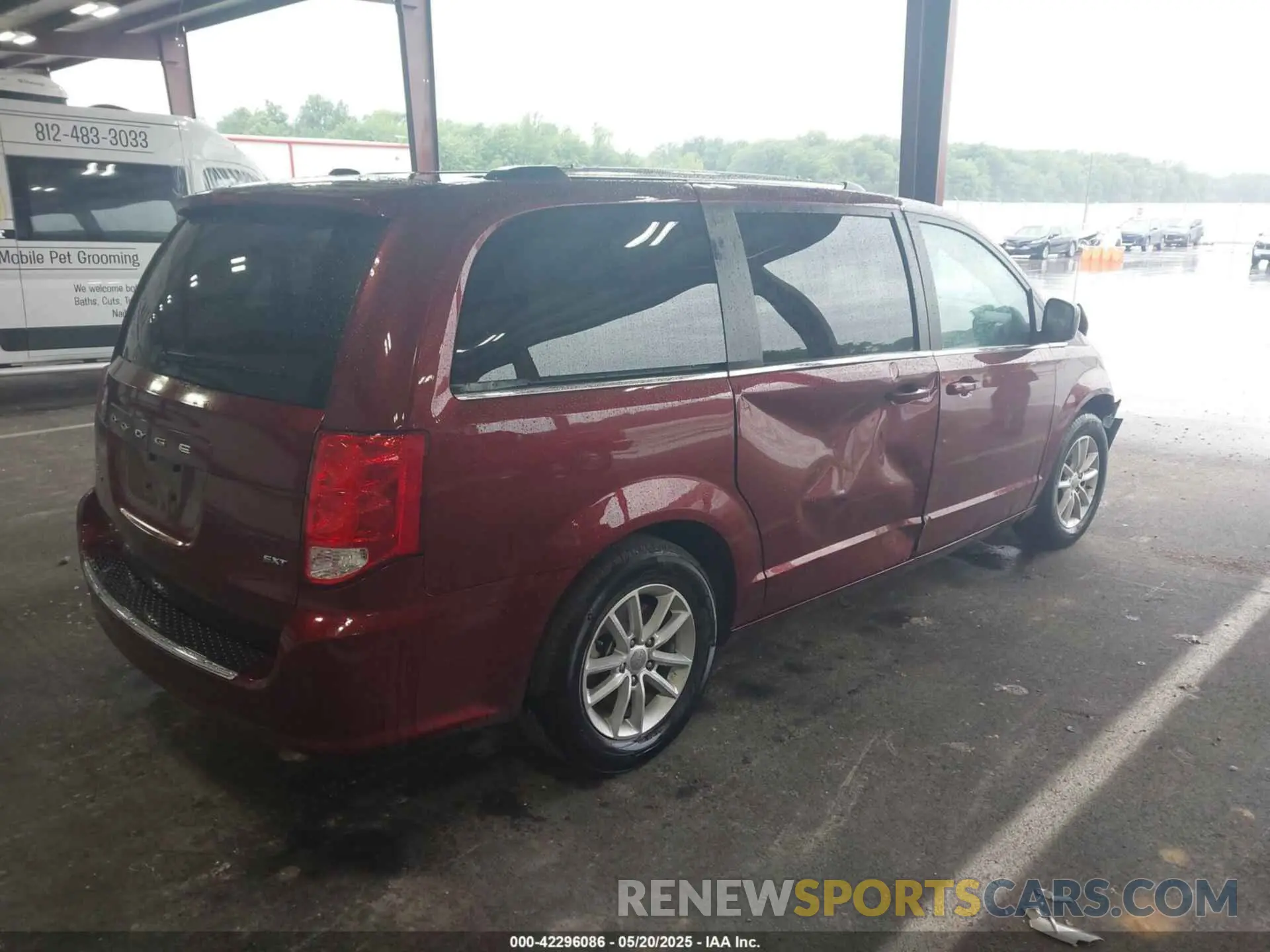 4 Photograph of a damaged car 2C4RDGCG3KR586215 DODGE GRAND CARAVAN 2019