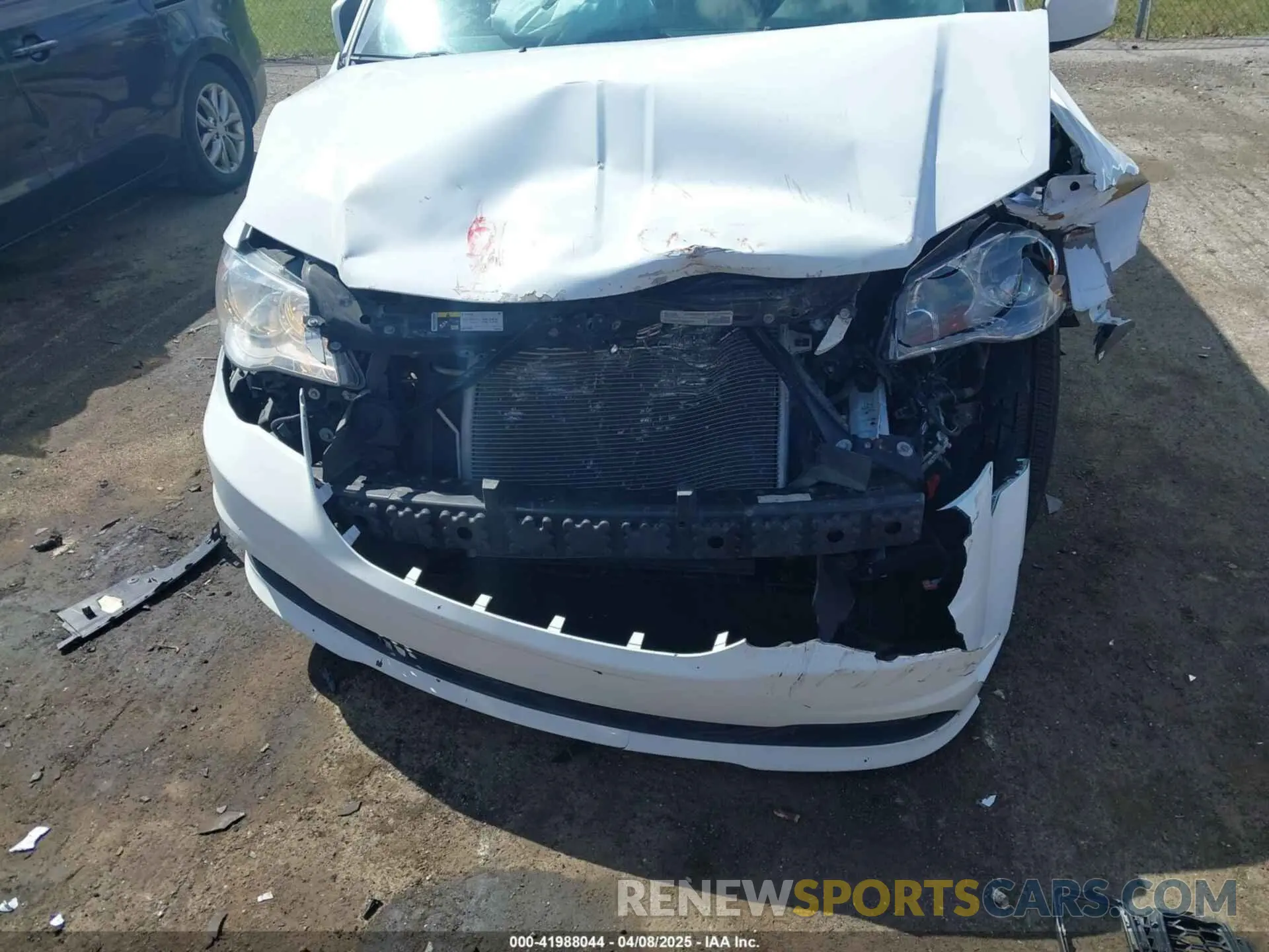 11 Photograph of a damaged car 2C4RDGCG3KR661558 DODGE GRAND CARAVAN 2019