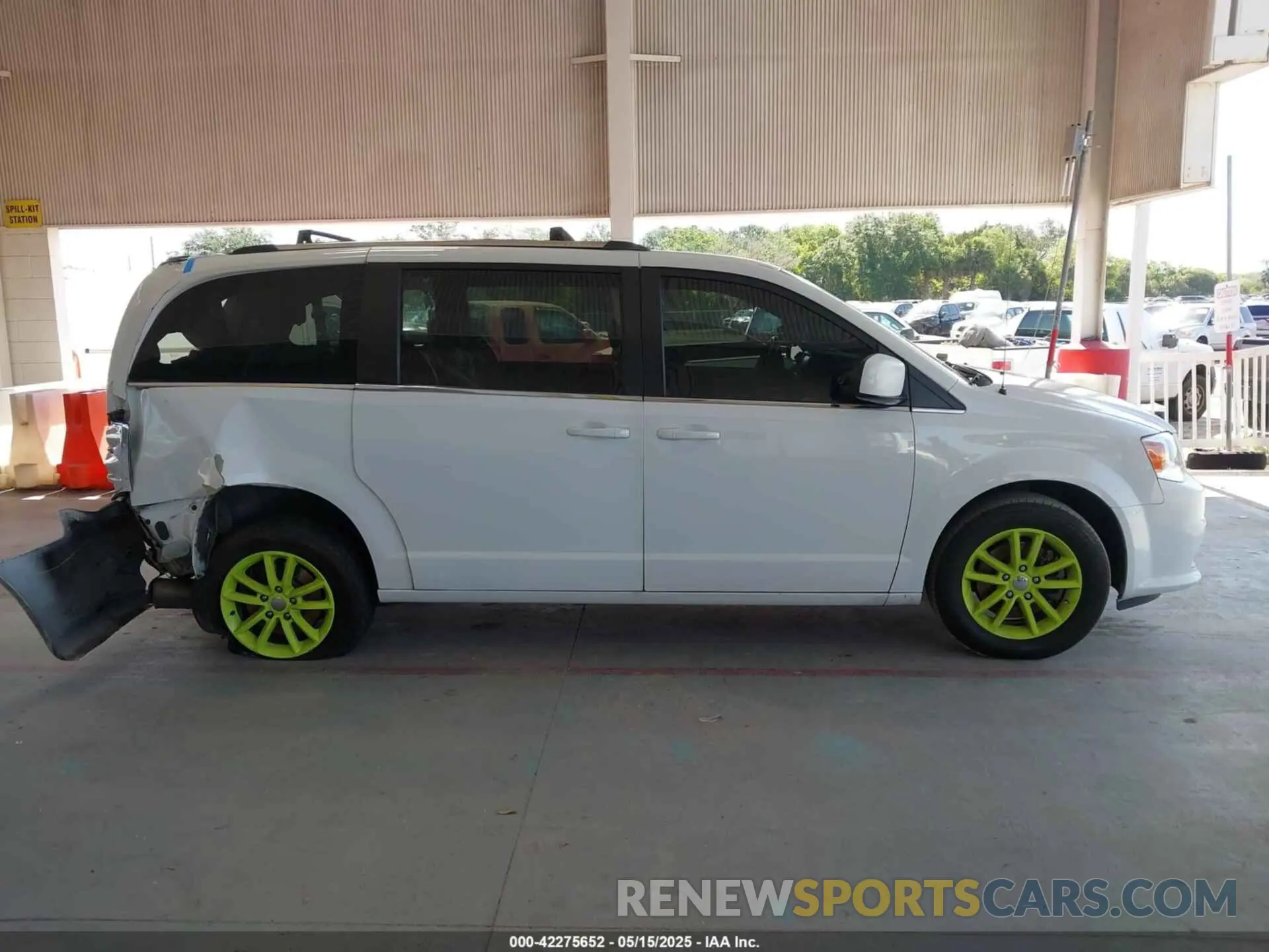13 Photograph of a damaged car 2C4RDGCG3KR743614 DODGE GRAND CARAVAN 2019