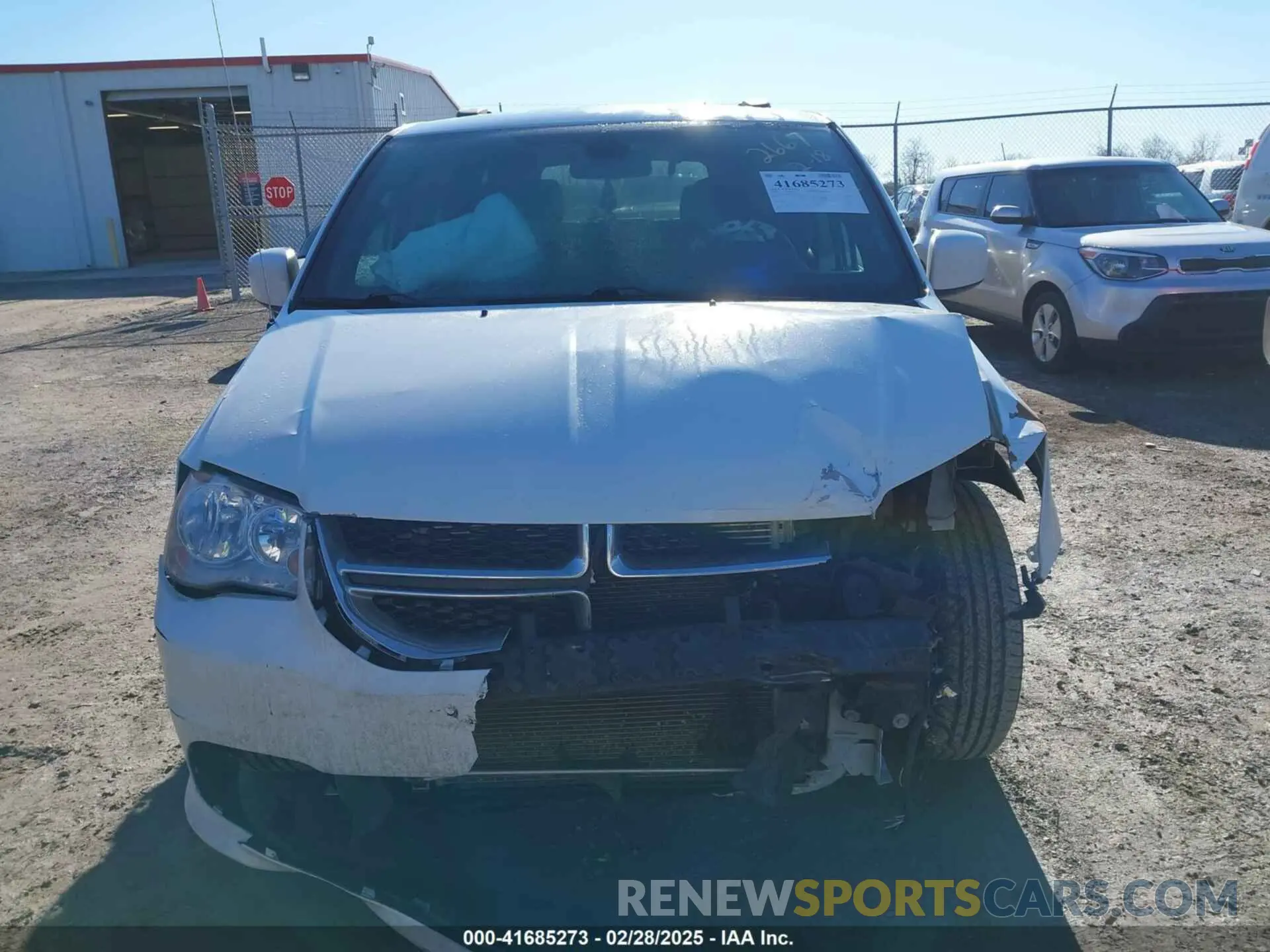 12 Photograph of a damaged car 2C4RDGCG3KR752667 DODGE GRAND CARAVAN 2019