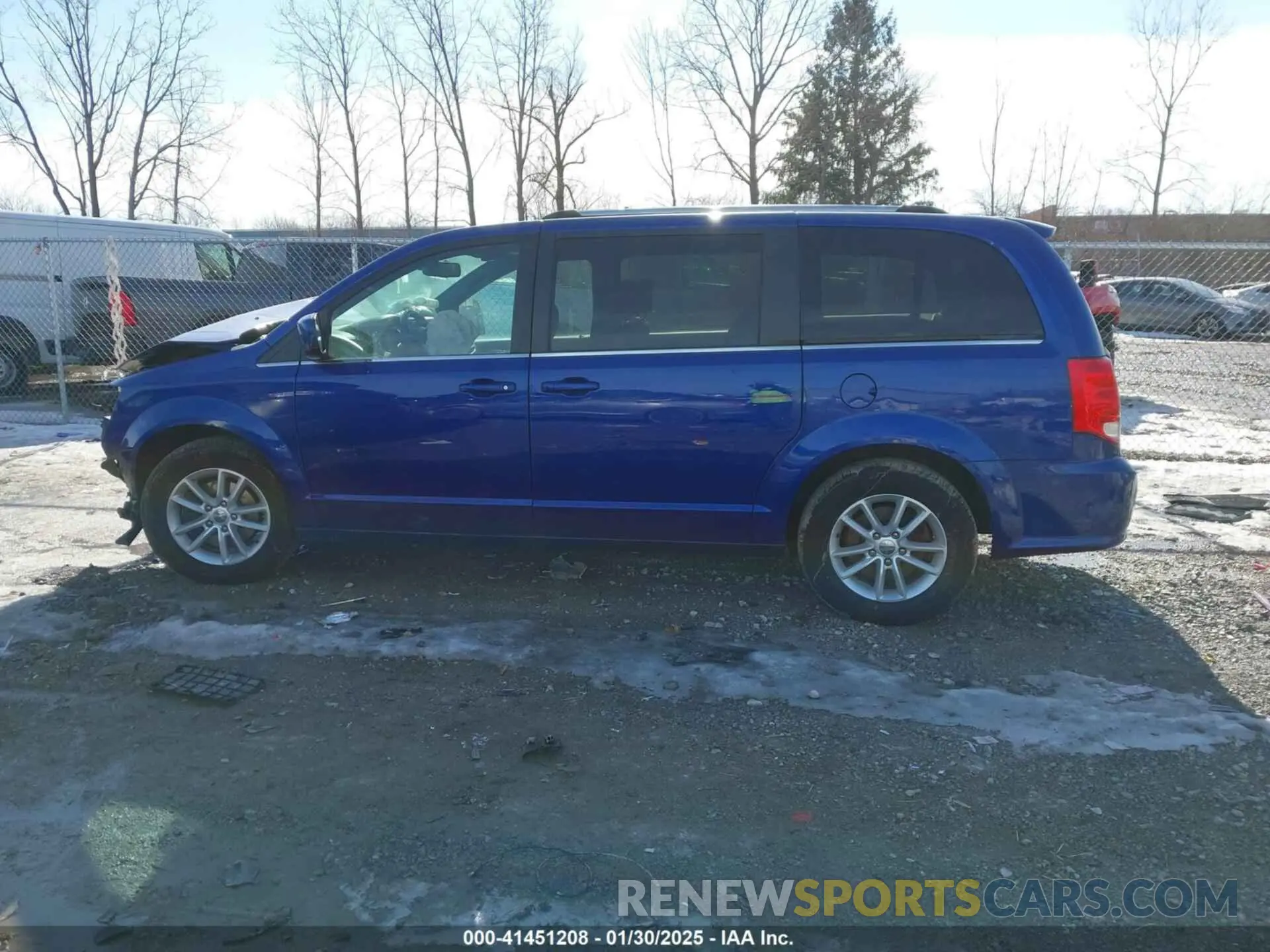 14 Photograph of a damaged car 2C4RDGCG3KR757271 DODGE GRAND CARAVAN 2019