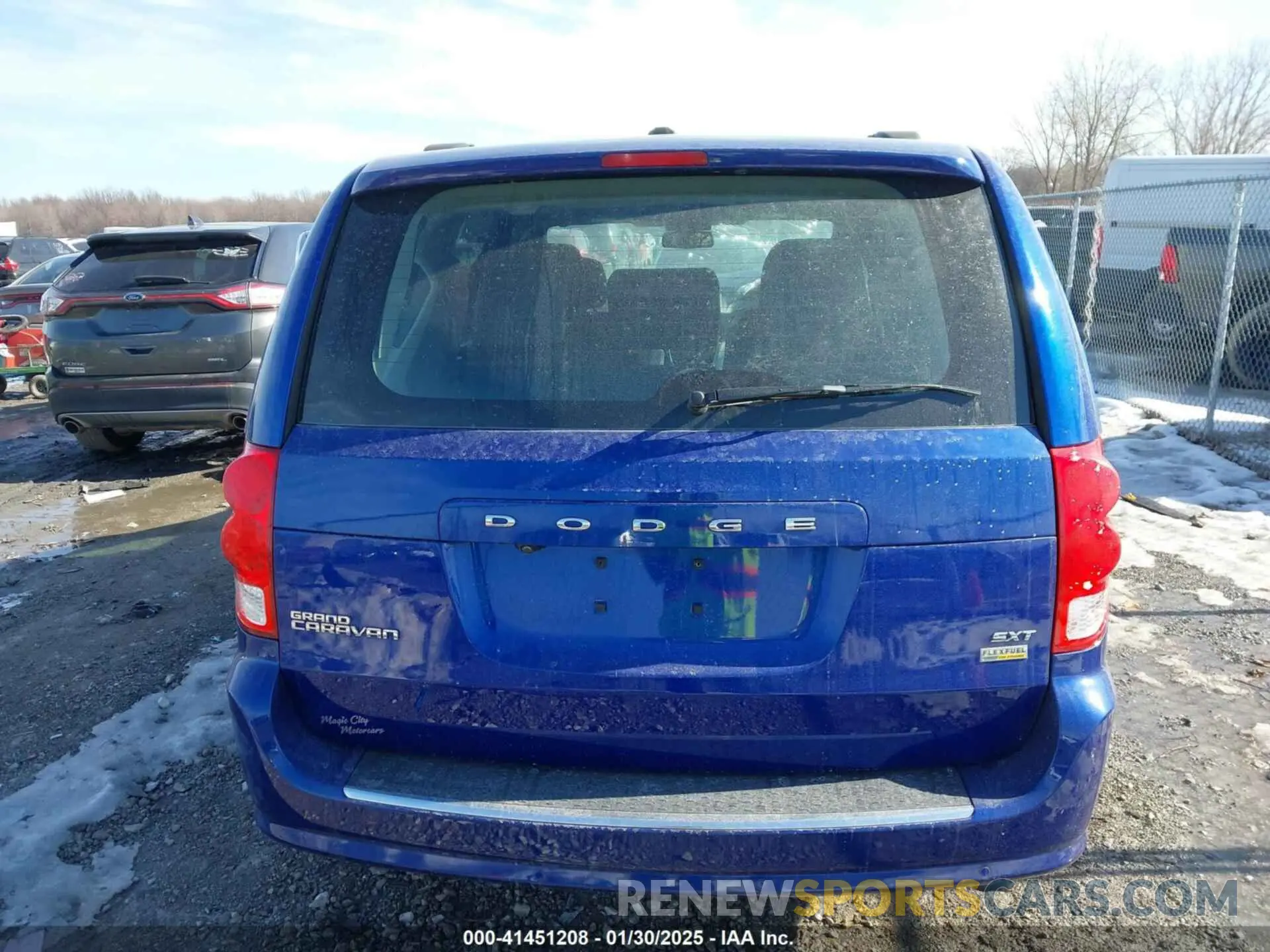 16 Photograph of a damaged car 2C4RDGCG3KR757271 DODGE GRAND CARAVAN 2019