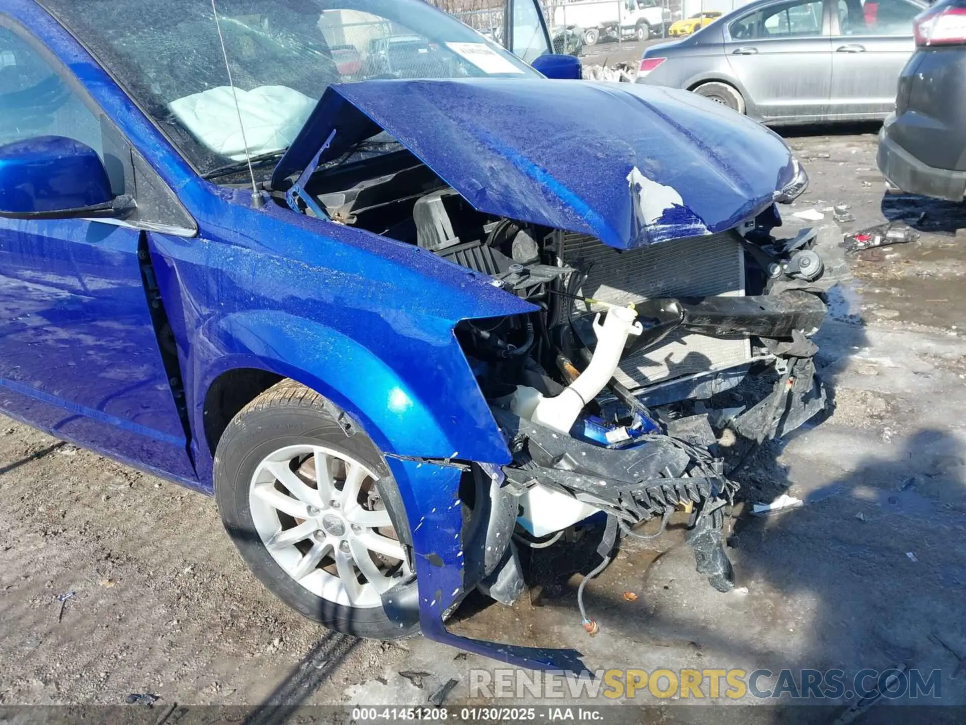 6 Photograph of a damaged car 2C4RDGCG3KR757271 DODGE GRAND CARAVAN 2019