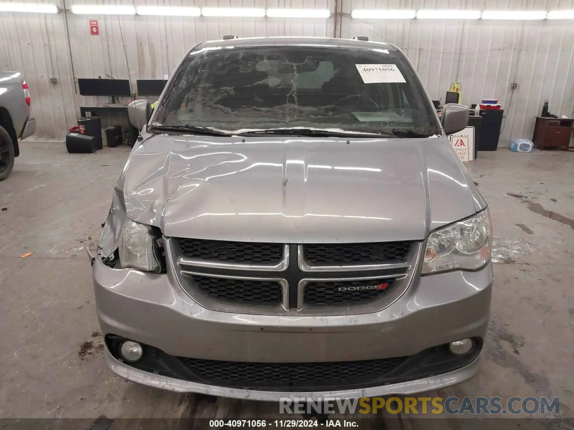 13 Photograph of a damaged car 2C4RDGCG3KR760932 DODGE GRAND CARAVAN 2019