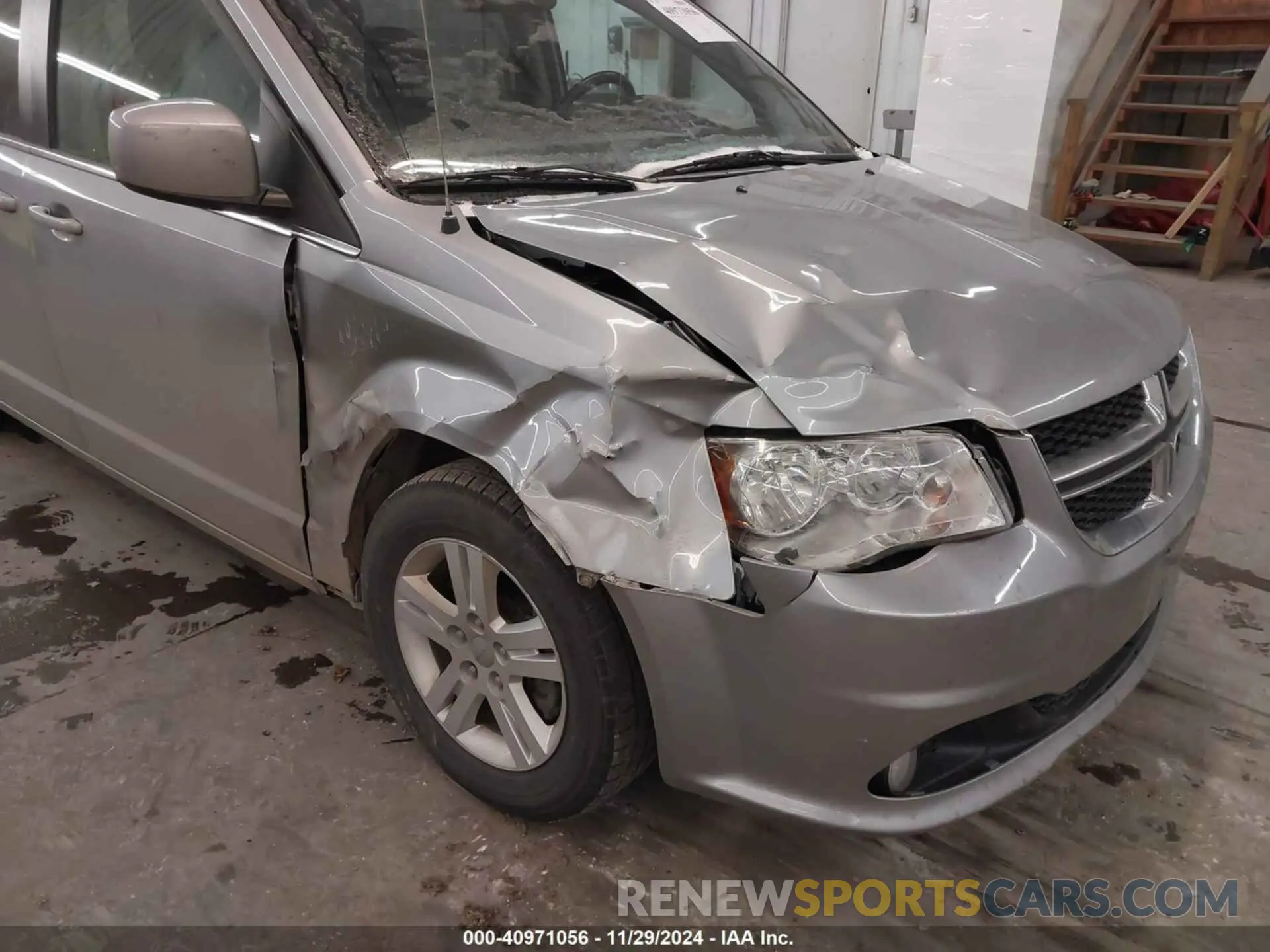 6 Photograph of a damaged car 2C4RDGCG3KR760932 DODGE GRAND CARAVAN 2019