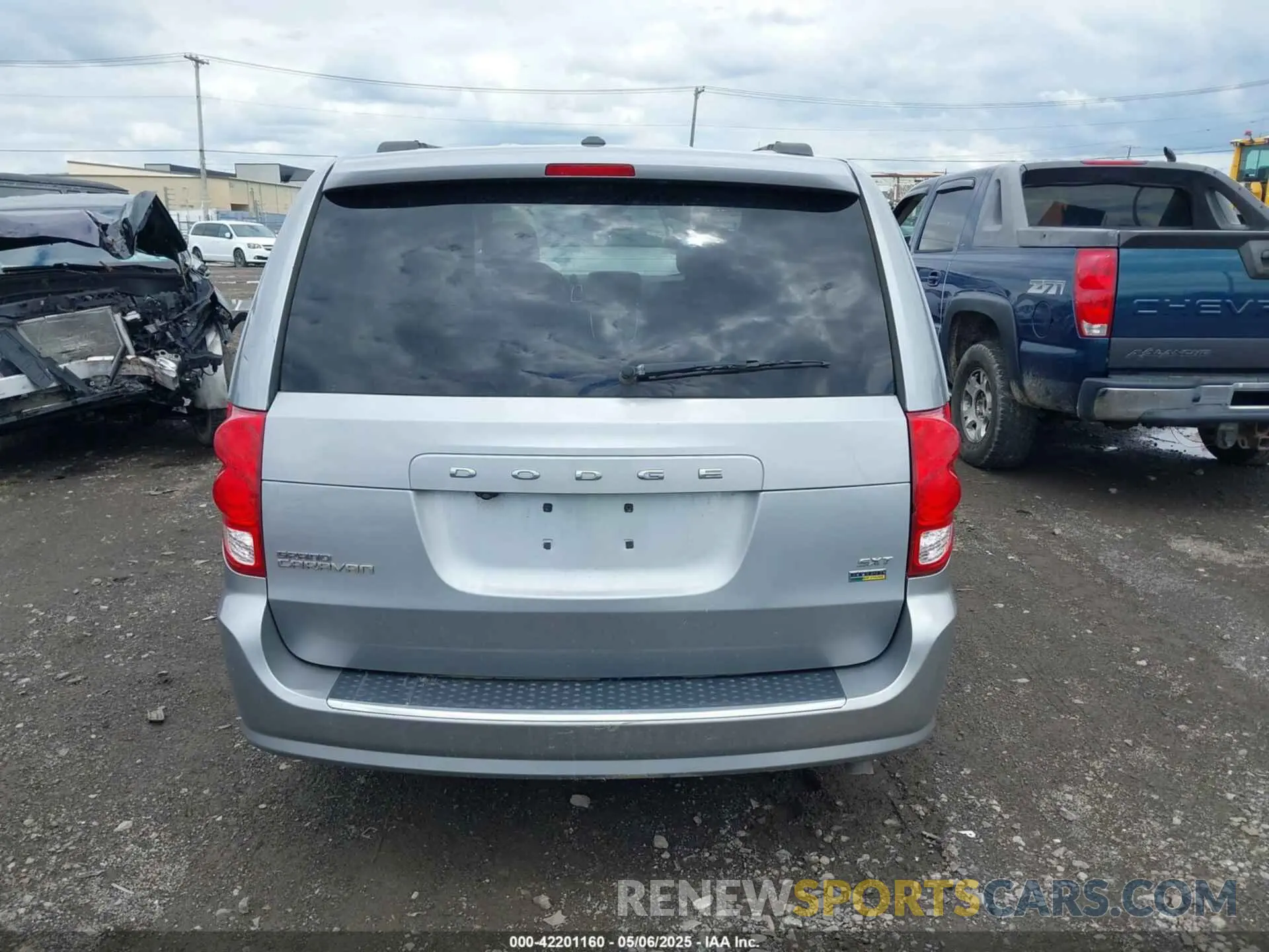 15 Photograph of a damaged car 2C4RDGCG3KR798337 DODGE GRAND CARAVAN 2019