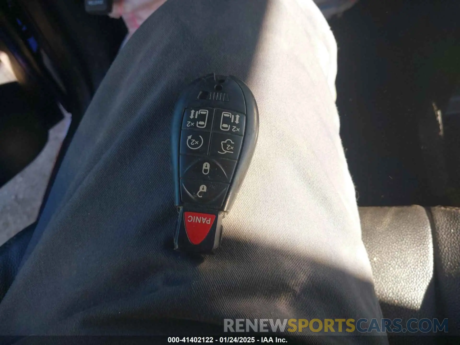 11 Photograph of a damaged car 2C4RDGCG3KR801639 DODGE GRAND CARAVAN 2019