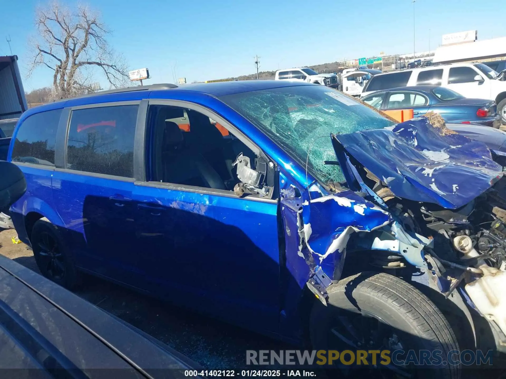 13 Photograph of a damaged car 2C4RDGCG3KR801639 DODGE GRAND CARAVAN 2019