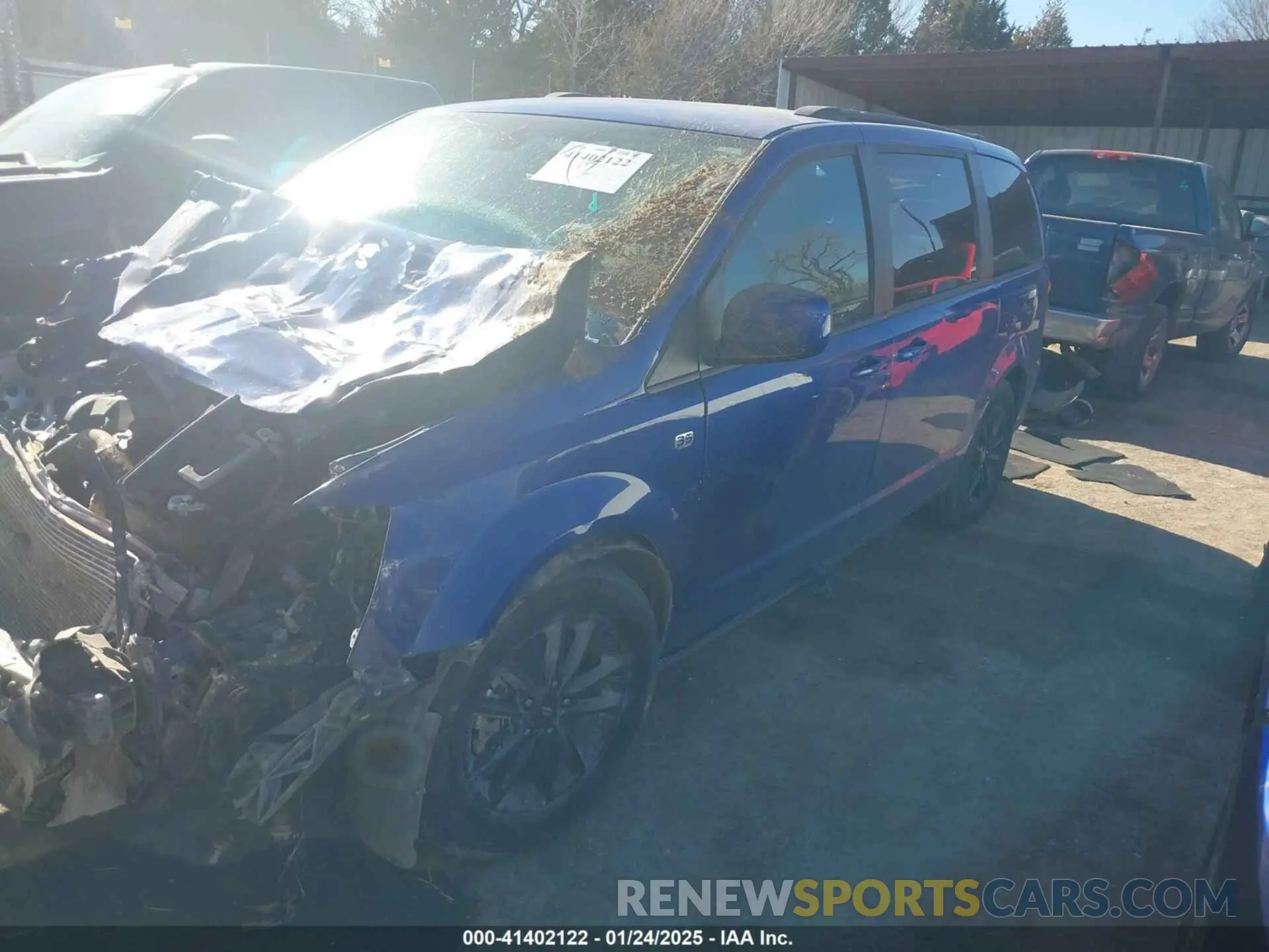 2 Photograph of a damaged car 2C4RDGCG3KR801639 DODGE GRAND CARAVAN 2019