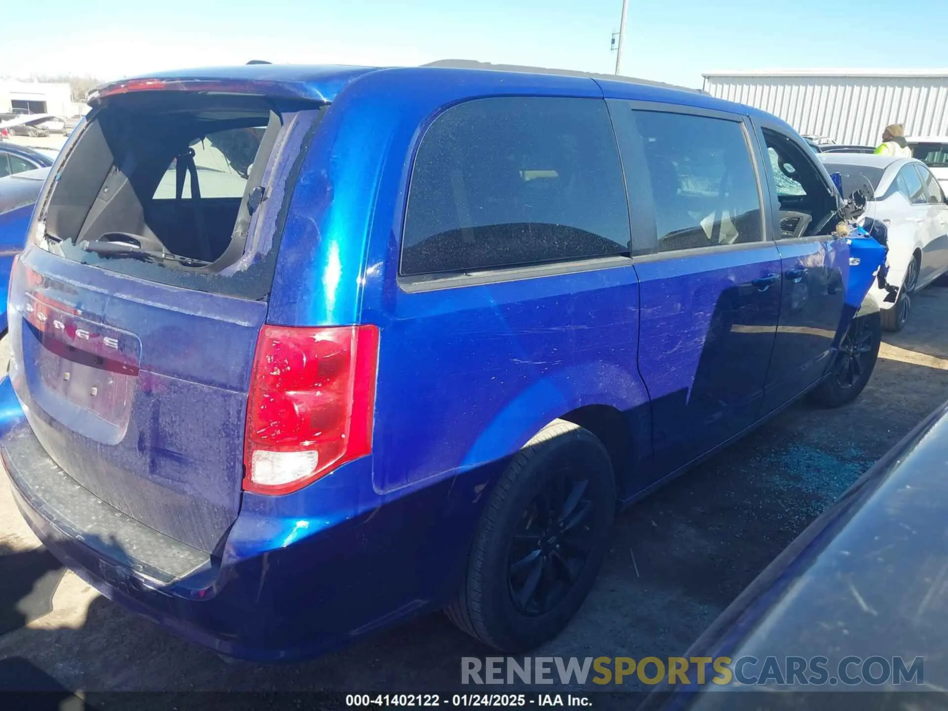 4 Photograph of a damaged car 2C4RDGCG3KR801639 DODGE GRAND CARAVAN 2019