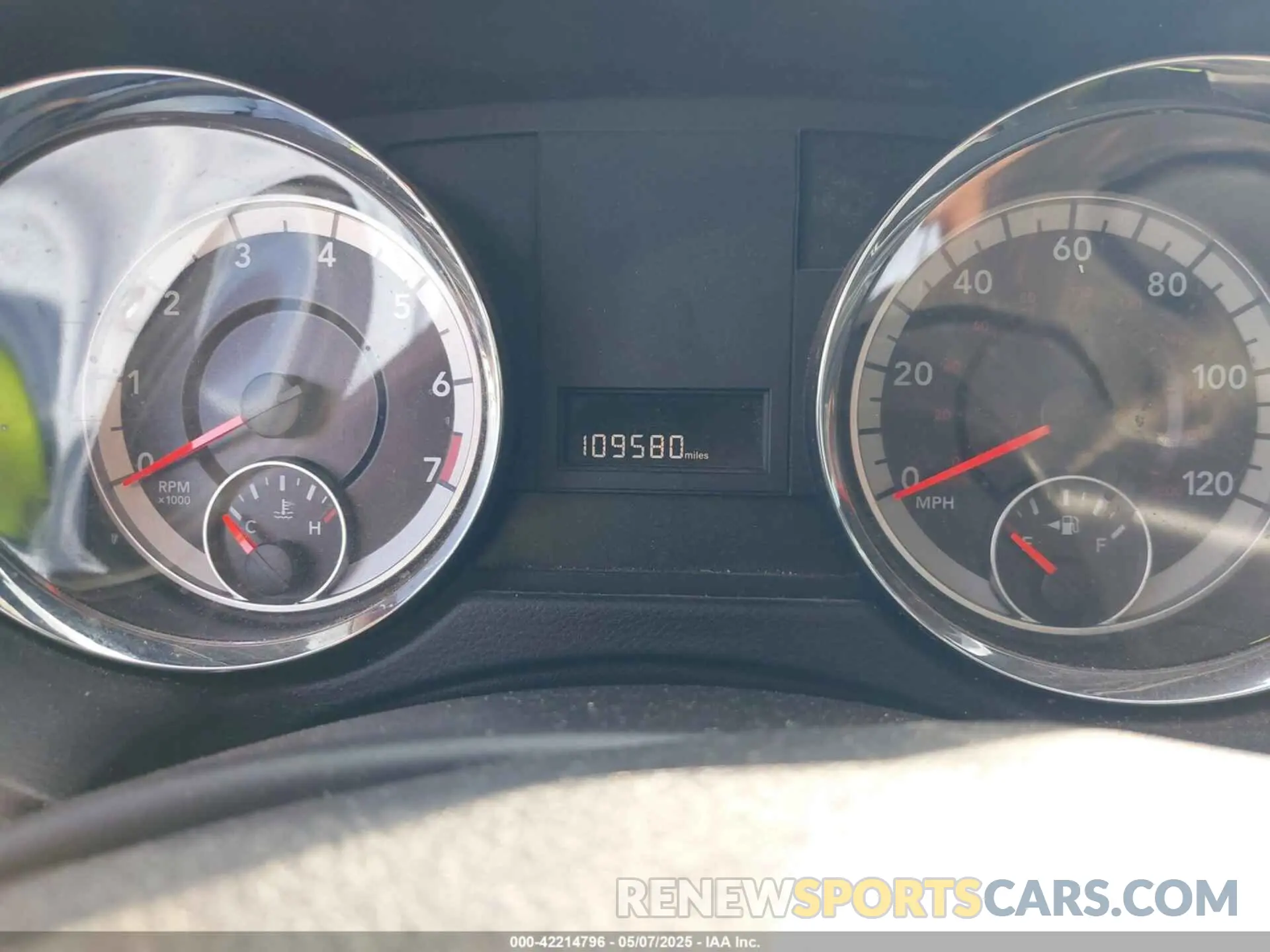 15 Photograph of a damaged car 2C4RDGCG4KR717670 DODGE GRAND CARAVAN 2019