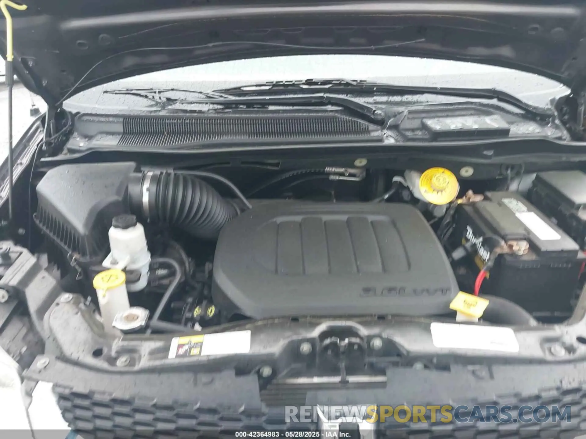 10 Photograph of a damaged car 2C4RDGCG4KR759420 DODGE GRAND CARAVAN 2019