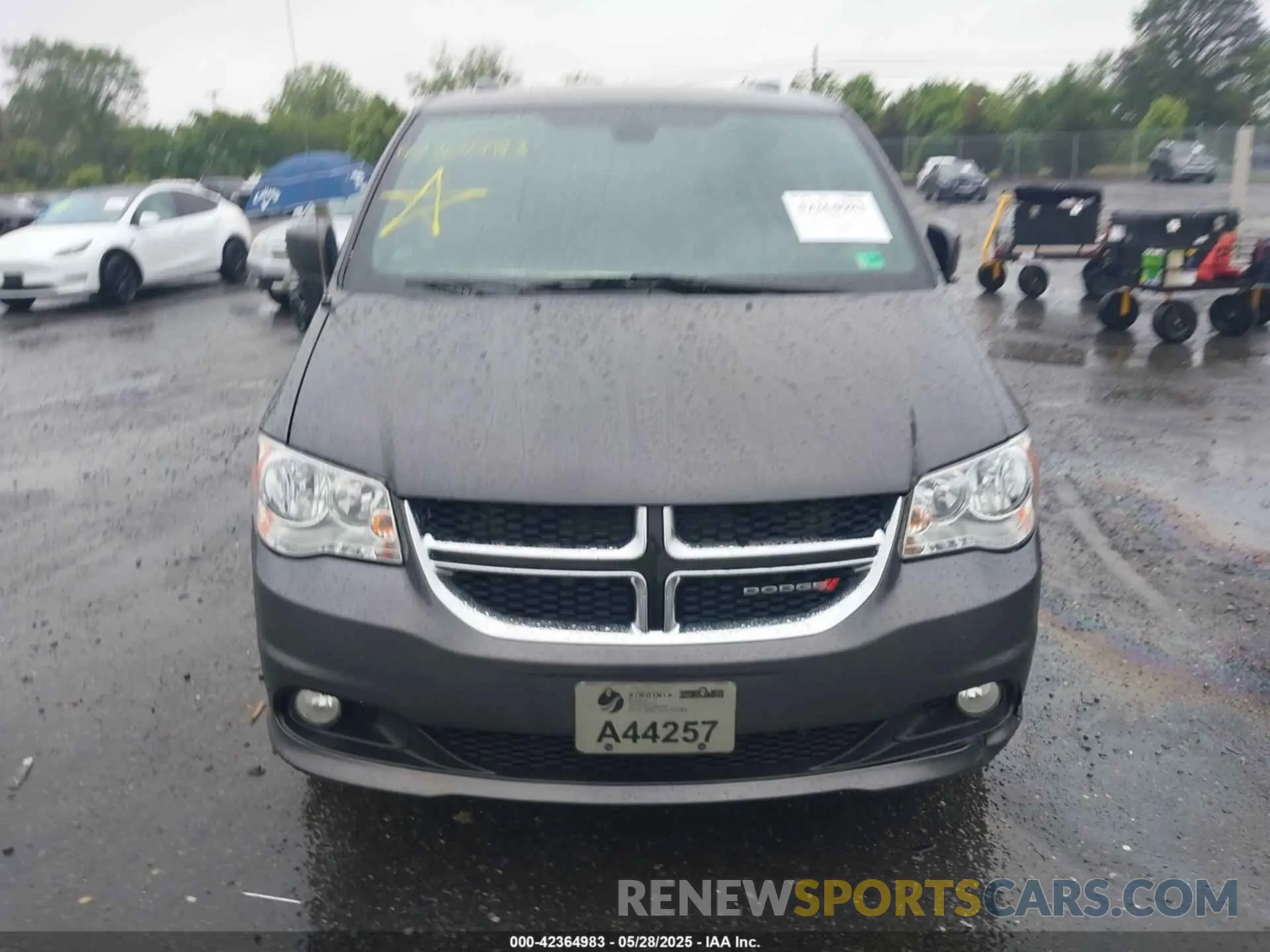 12 Photograph of a damaged car 2C4RDGCG4KR759420 DODGE GRAND CARAVAN 2019