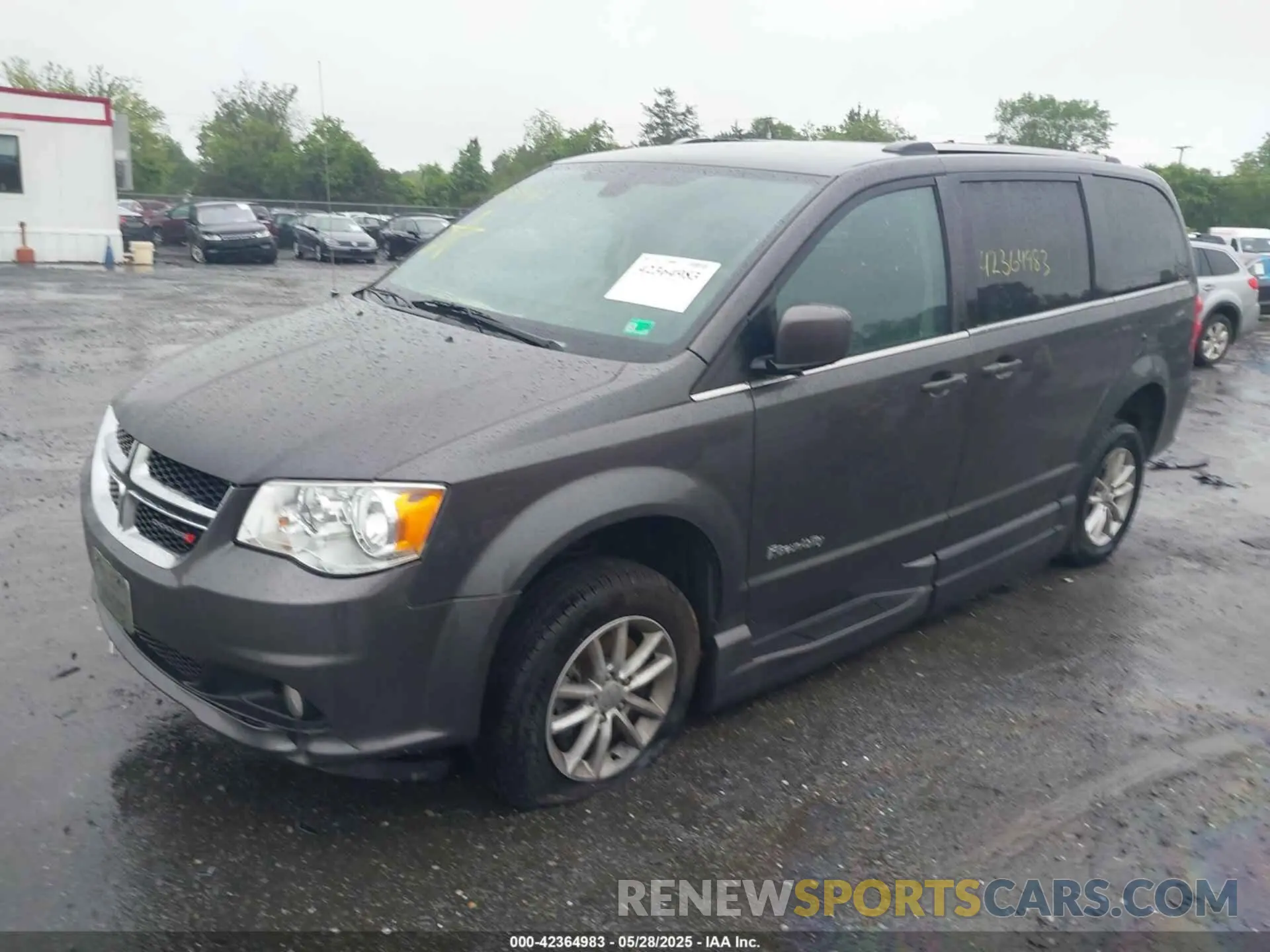 2 Photograph of a damaged car 2C4RDGCG4KR759420 DODGE GRAND CARAVAN 2019