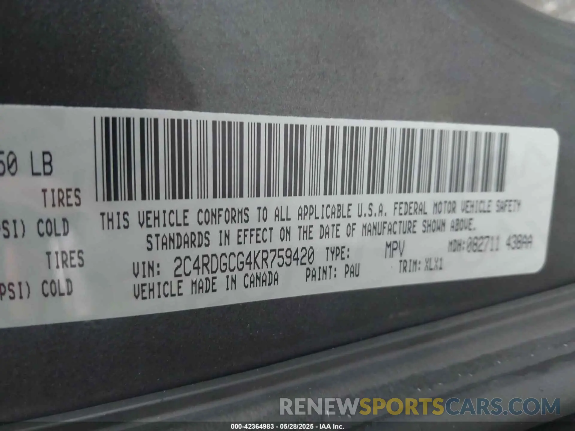 9 Photograph of a damaged car 2C4RDGCG4KR759420 DODGE GRAND CARAVAN 2019
