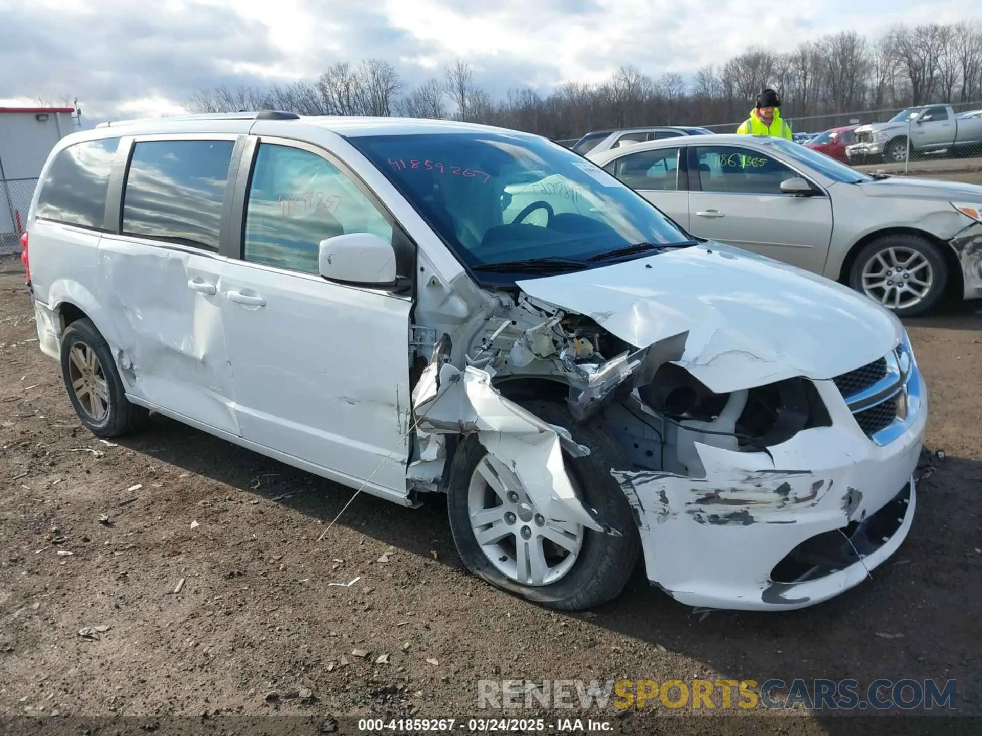 1 Photograph of a damaged car 2C4RDGCG4KR771745 DODGE GRAND CARAVAN 2019