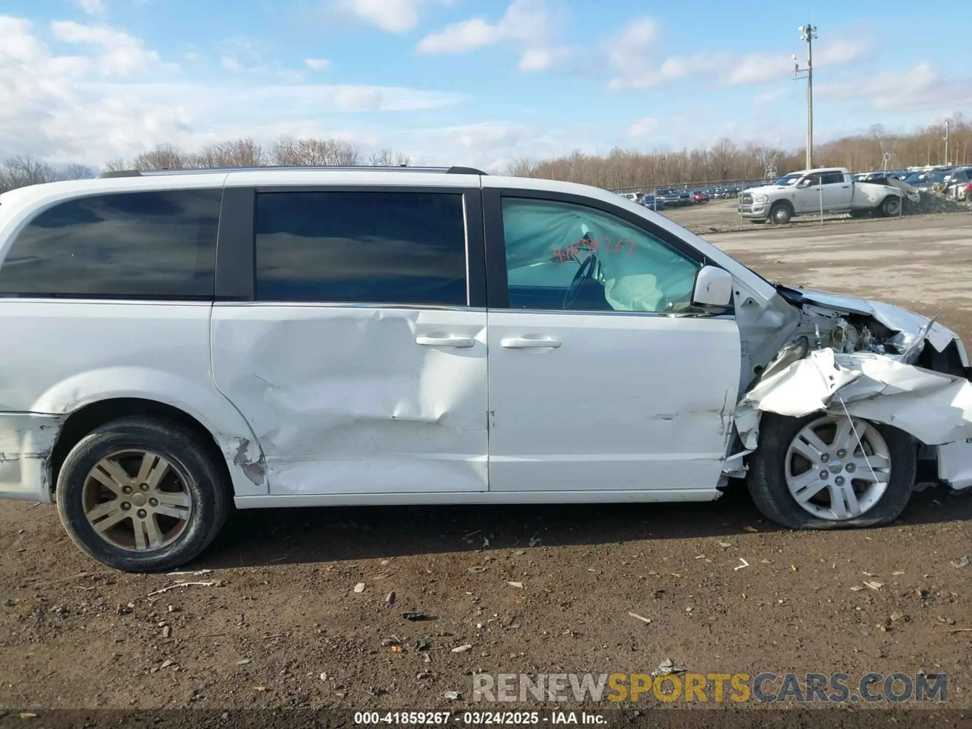 13 Photograph of a damaged car 2C4RDGCG4KR771745 DODGE GRAND CARAVAN 2019
