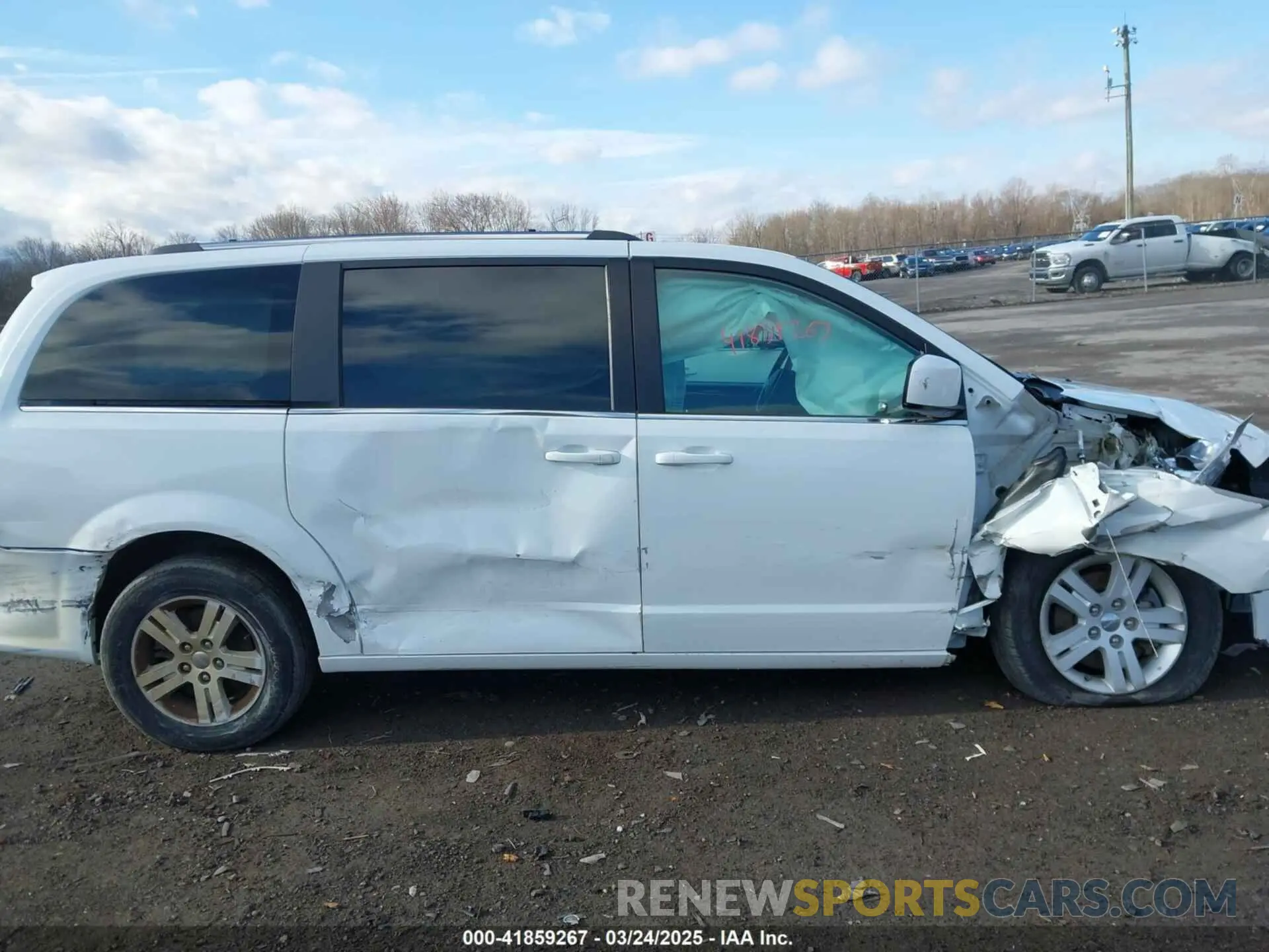 6 Photograph of a damaged car 2C4RDGCG4KR771745 DODGE GRAND CARAVAN 2019