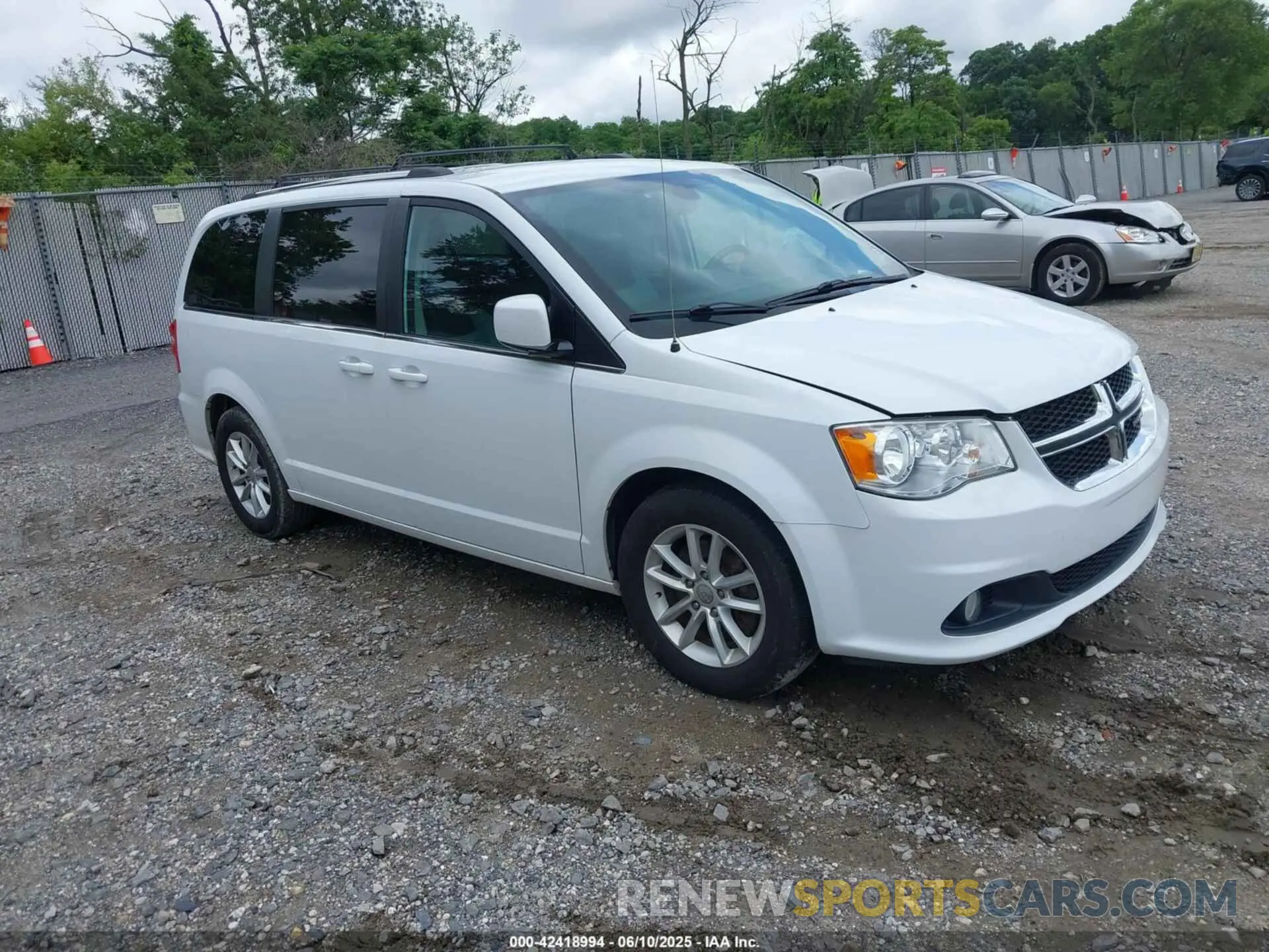 1 Photograph of a damaged car 2C4RDGCG4KR788223 DODGE GRAND CARAVAN 2019
