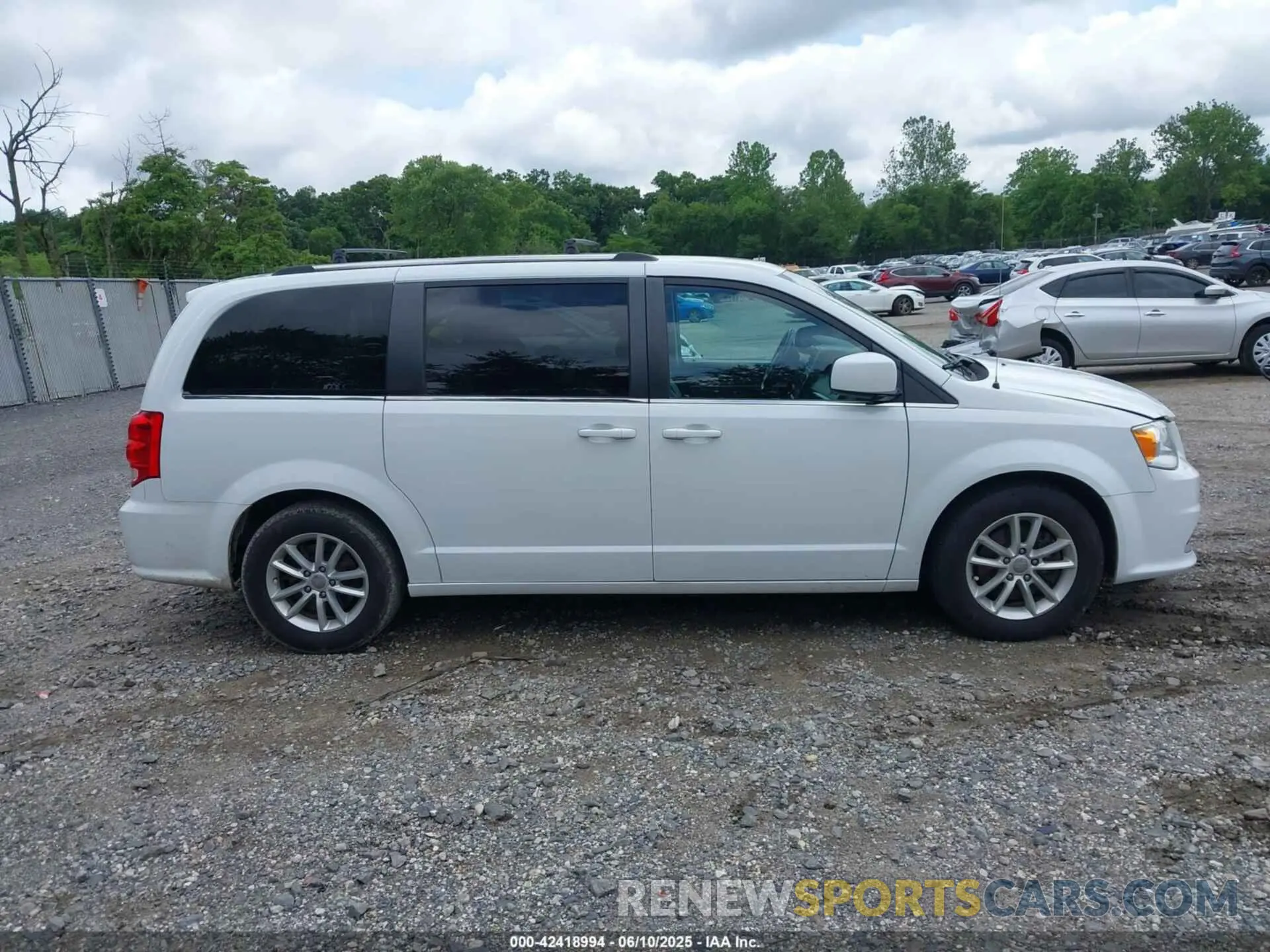 13 Photograph of a damaged car 2C4RDGCG4KR788223 DODGE GRAND CARAVAN 2019