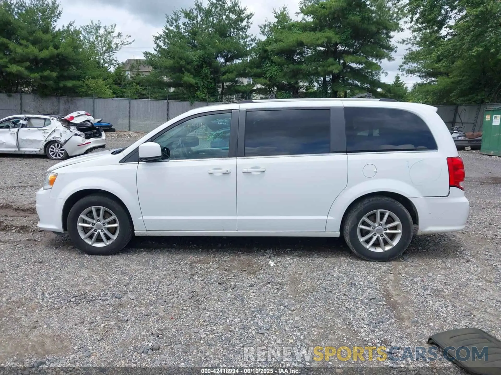 14 Photograph of a damaged car 2C4RDGCG4KR788223 DODGE GRAND CARAVAN 2019