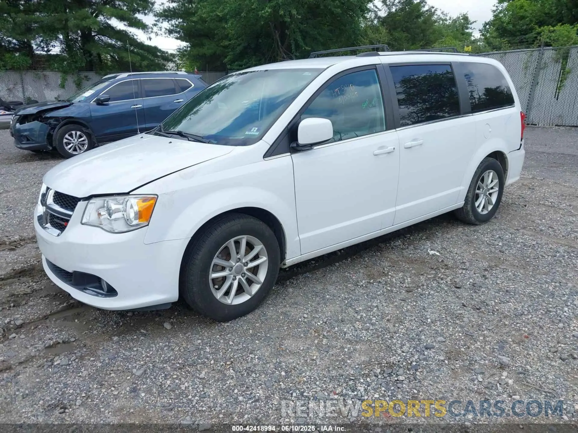 2 Photograph of a damaged car 2C4RDGCG4KR788223 DODGE GRAND CARAVAN 2019