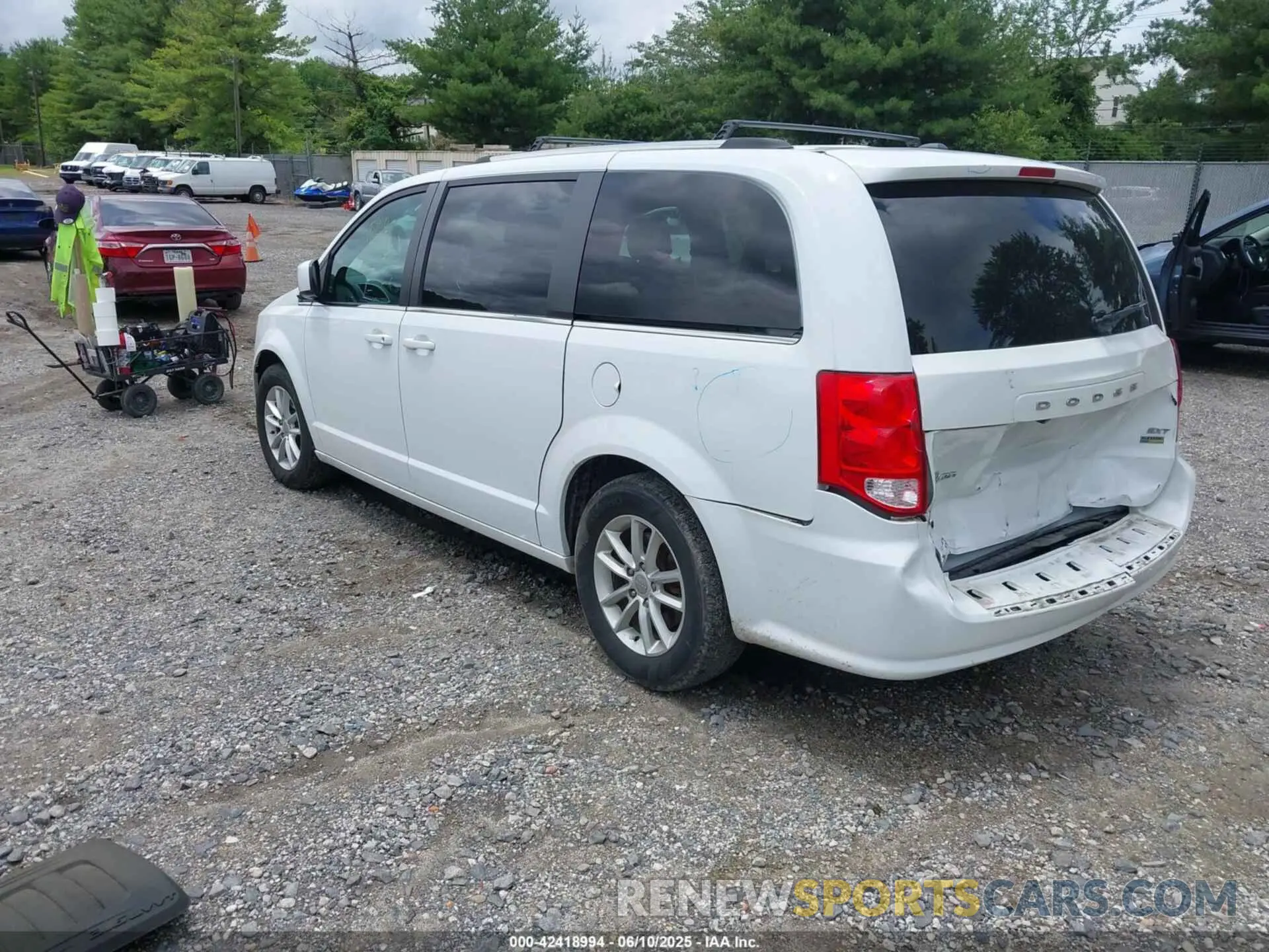 3 Photograph of a damaged car 2C4RDGCG4KR788223 DODGE GRAND CARAVAN 2019