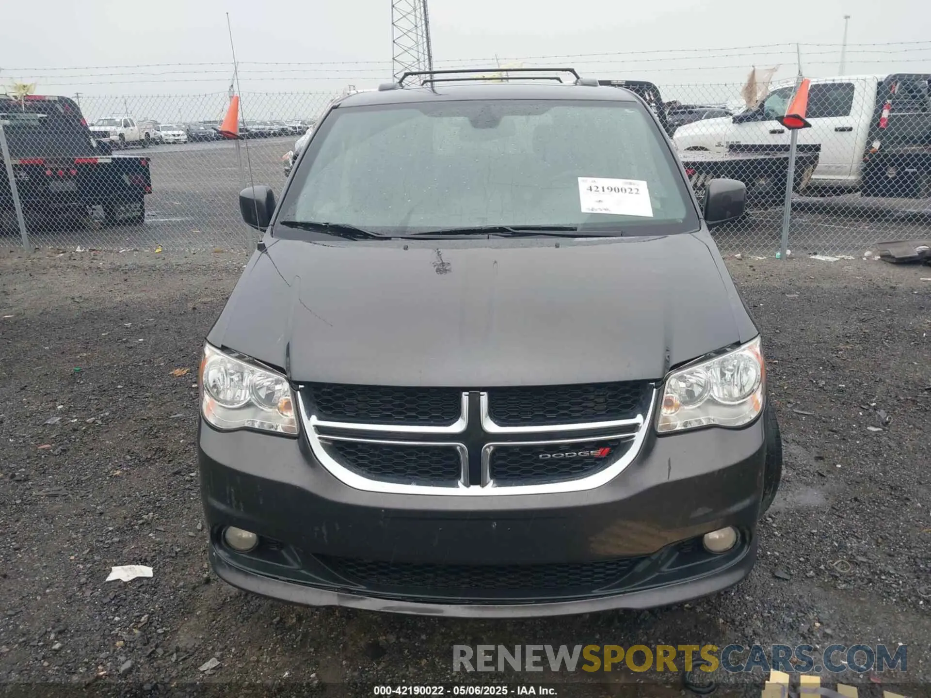 12 Photograph of a damaged car 2C4RDGCG5KR565883 DODGE GRAND CARAVAN 2019