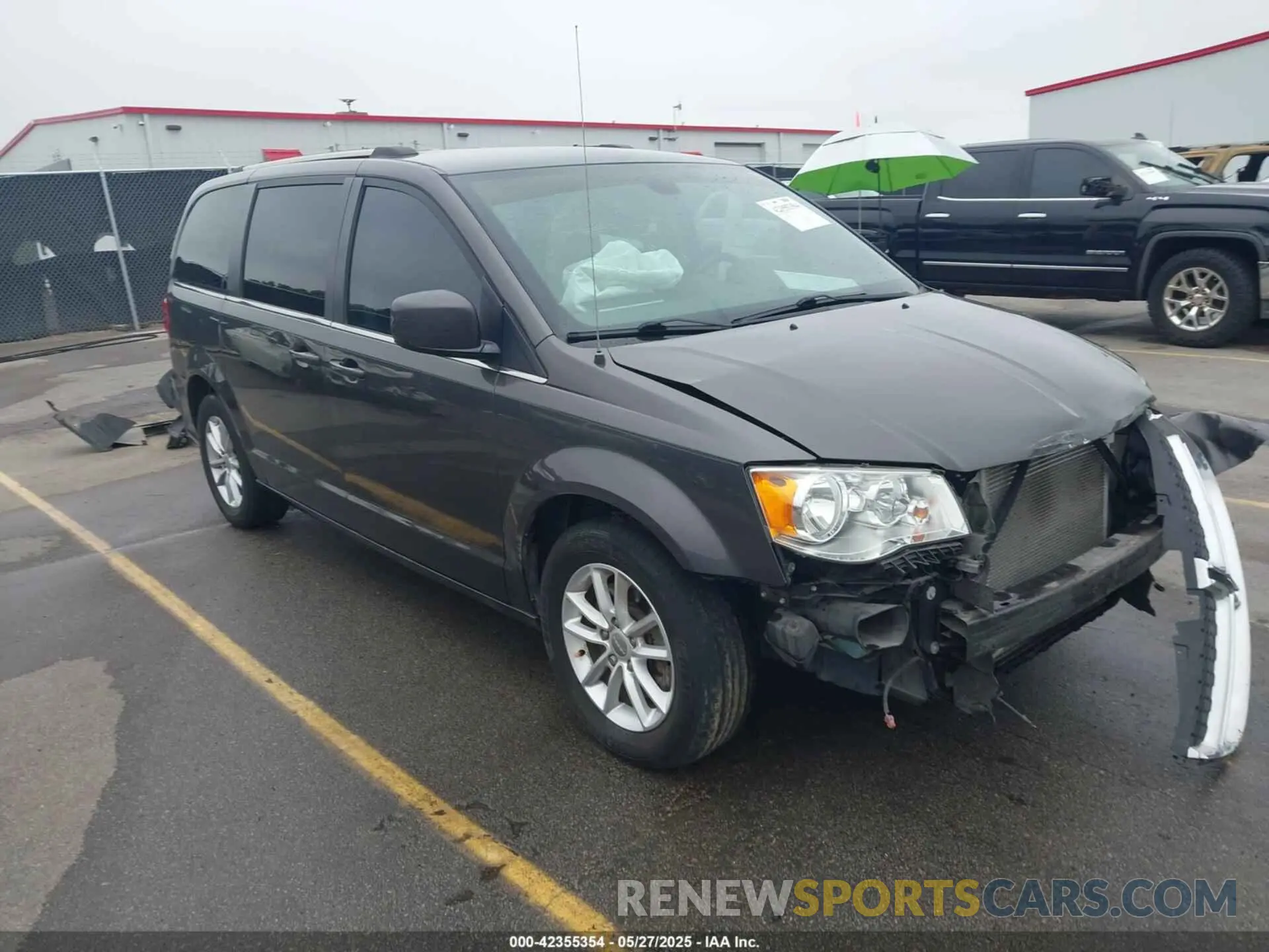 1 Photograph of a damaged car 2C4RDGCG5KR641960 DODGE GRAND CARAVAN 2019