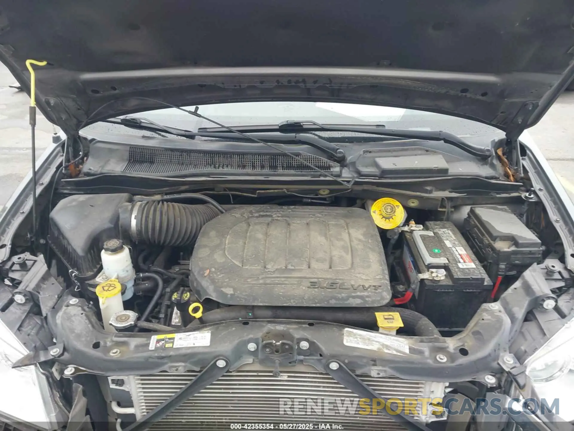 10 Photograph of a damaged car 2C4RDGCG5KR641960 DODGE GRAND CARAVAN 2019